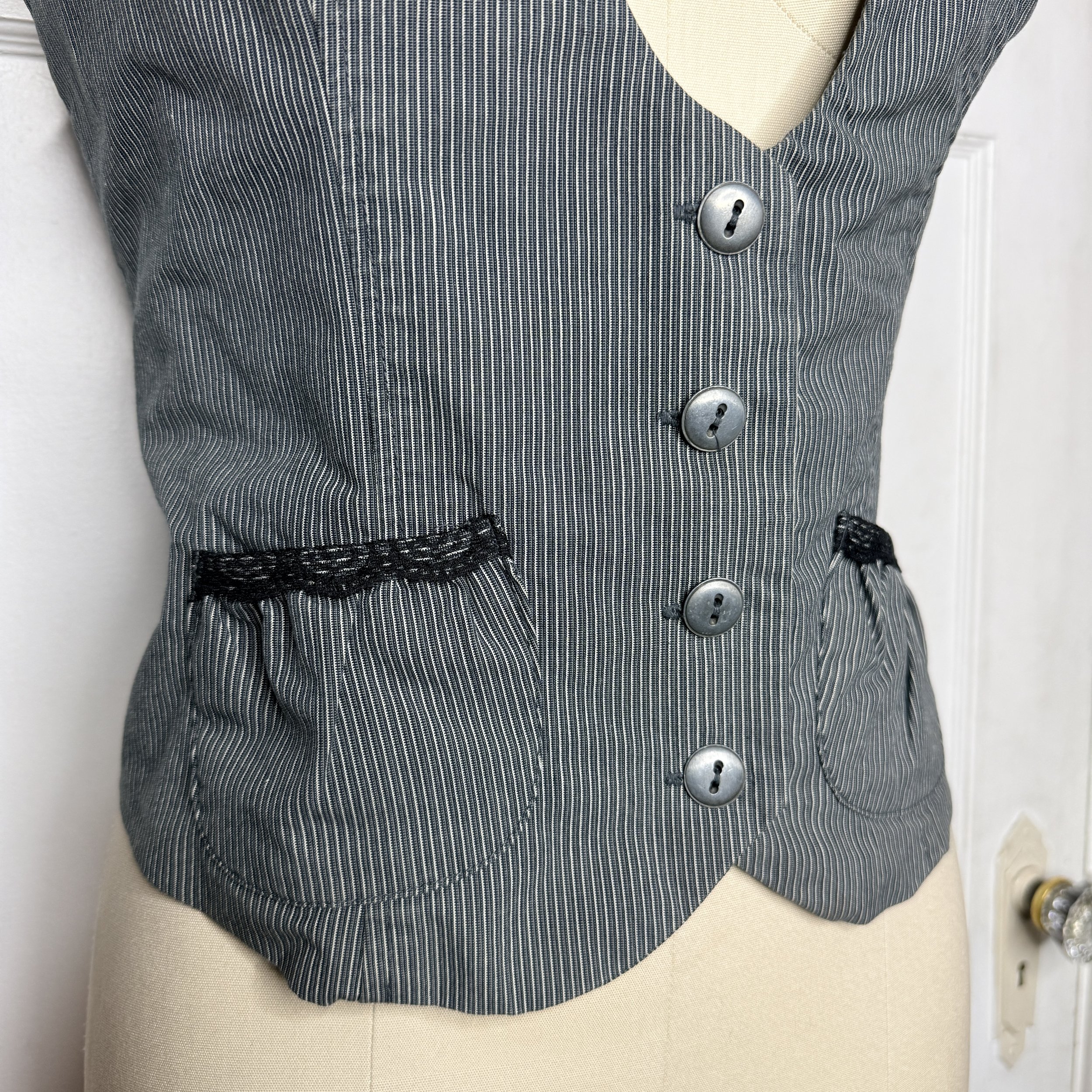 xhilarationgreypinstripevest2.jpg