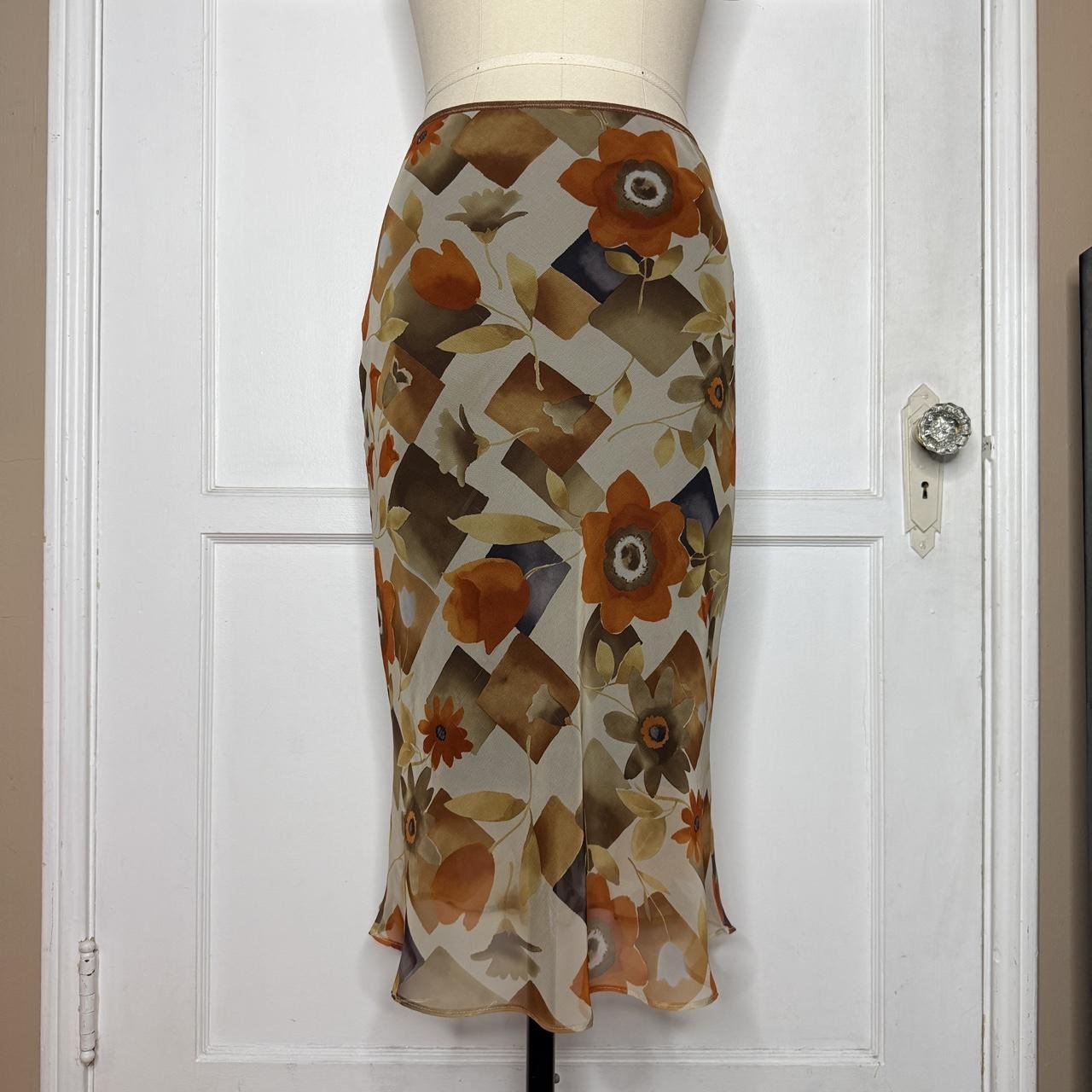 sulenabeigeandorangefloralskirt1.JPG