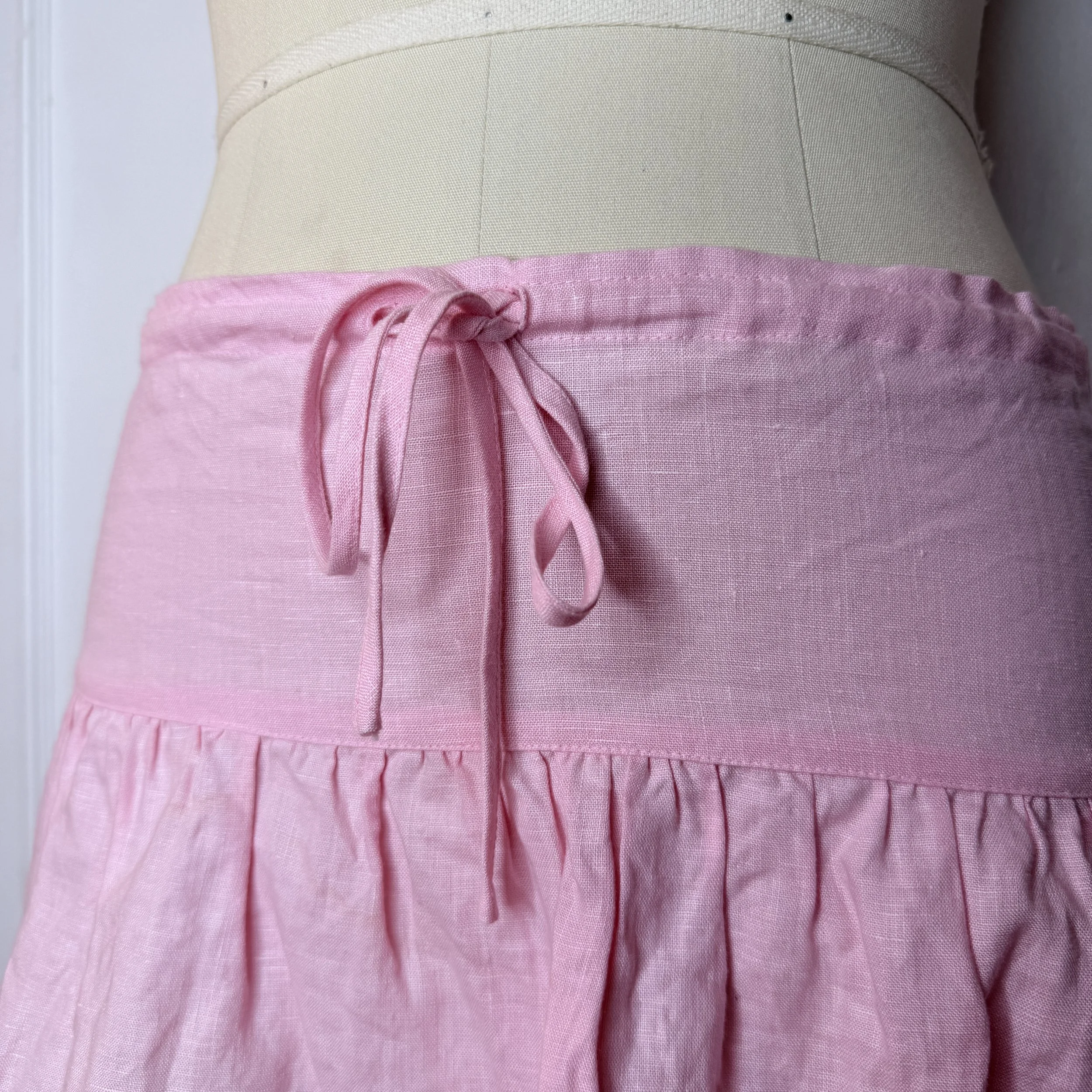 f21pinkminiskirt2.jpg