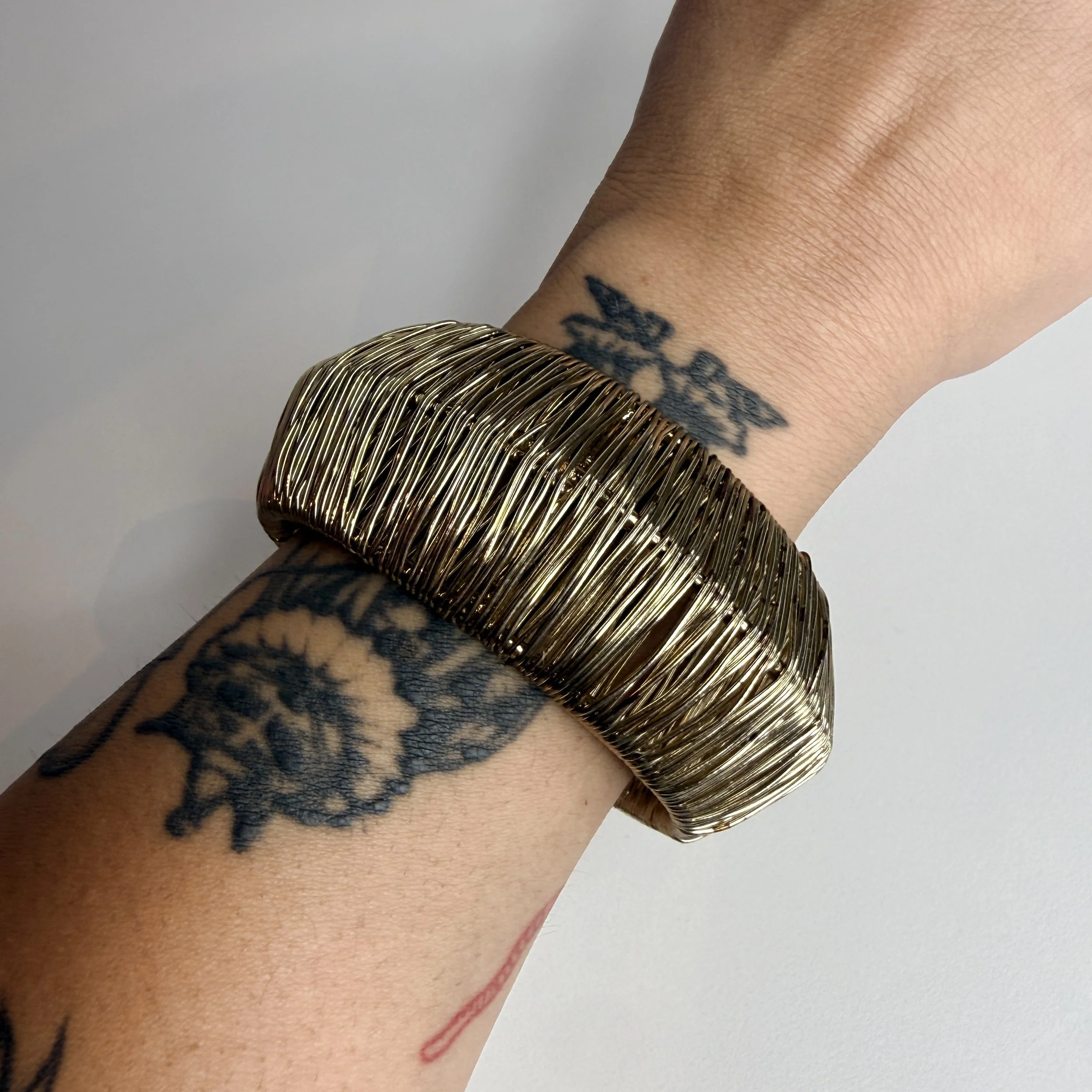 goldwiredbangle3.jpg