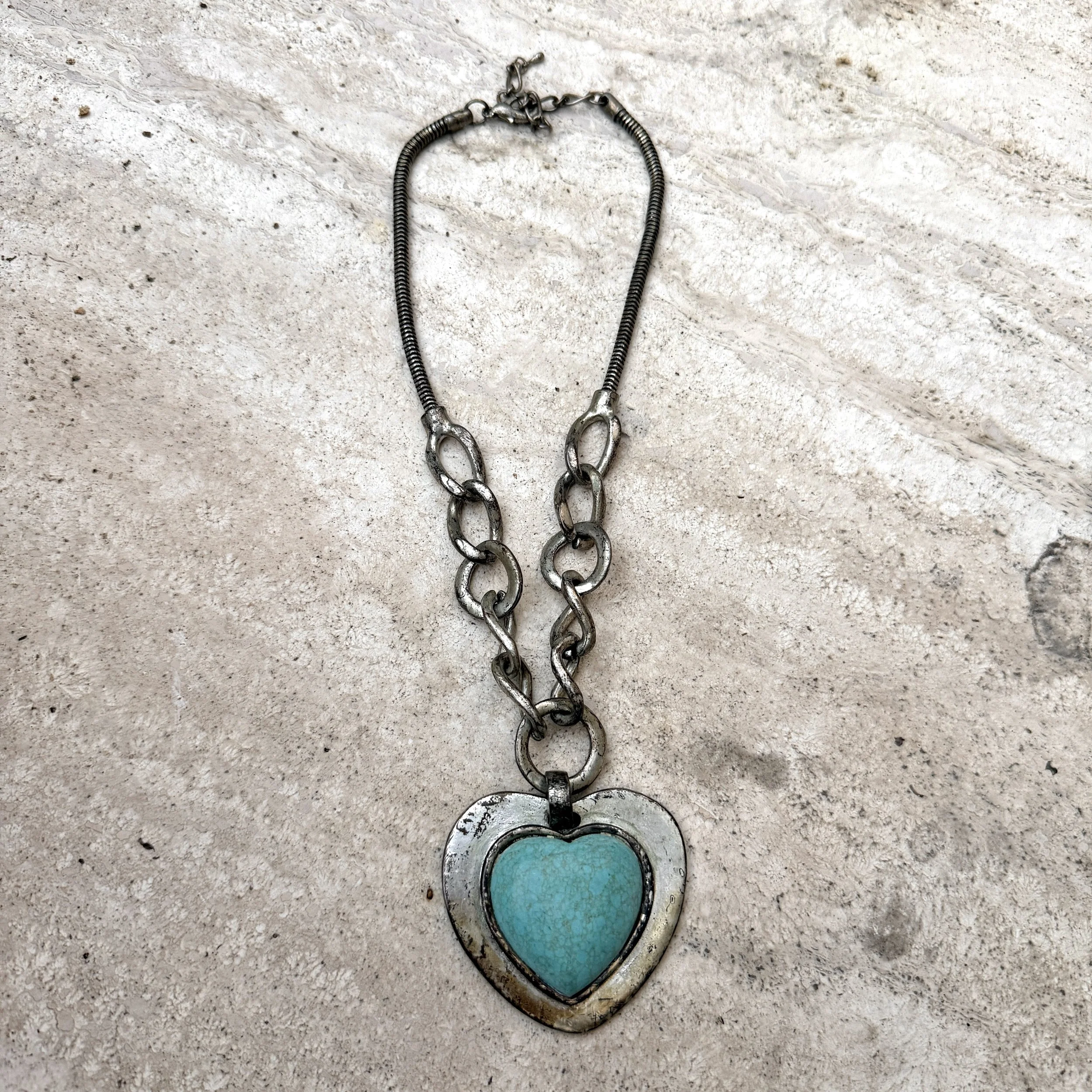 silverturquoiseheartnecklace1.jpg