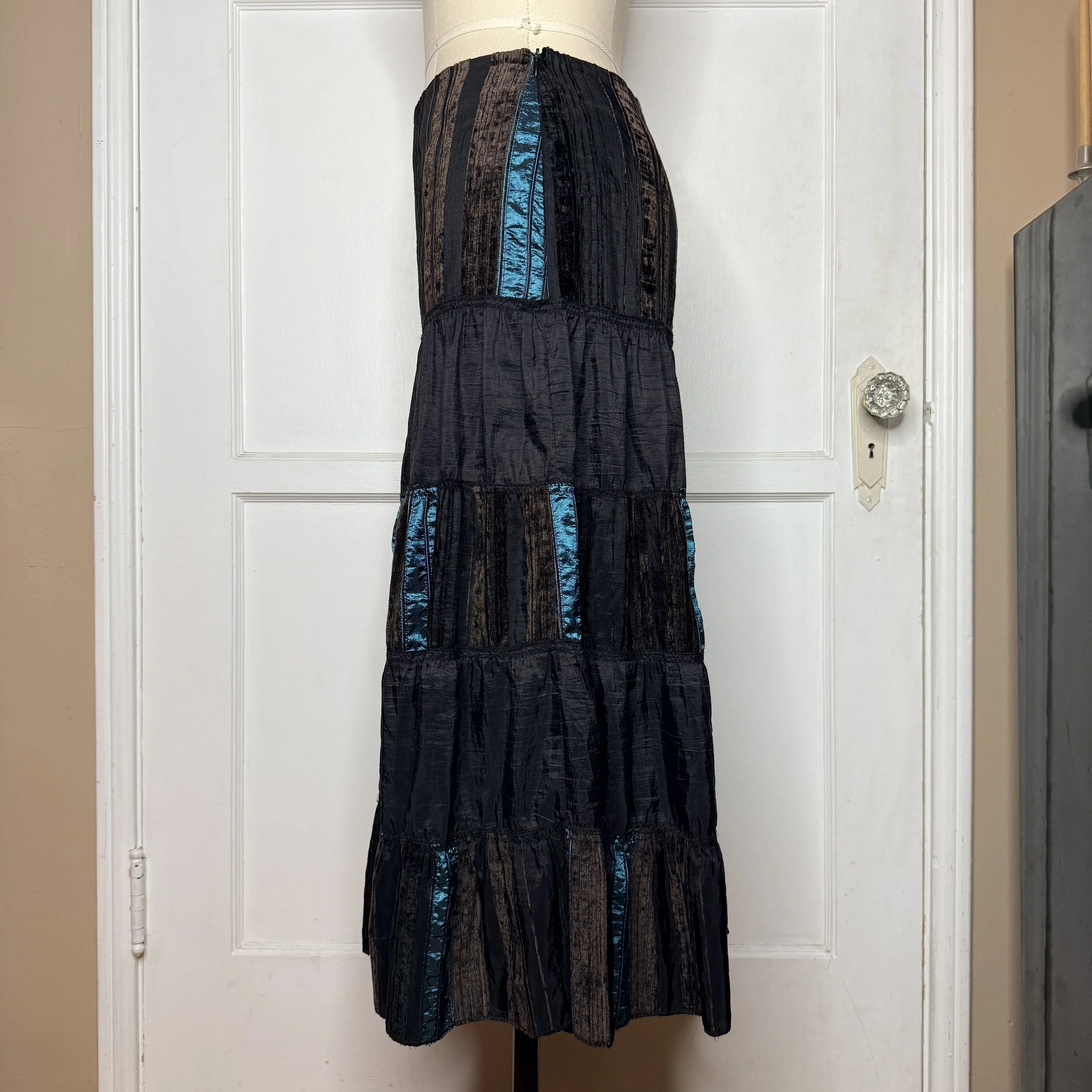 cacheblacktealskirt3.jpg