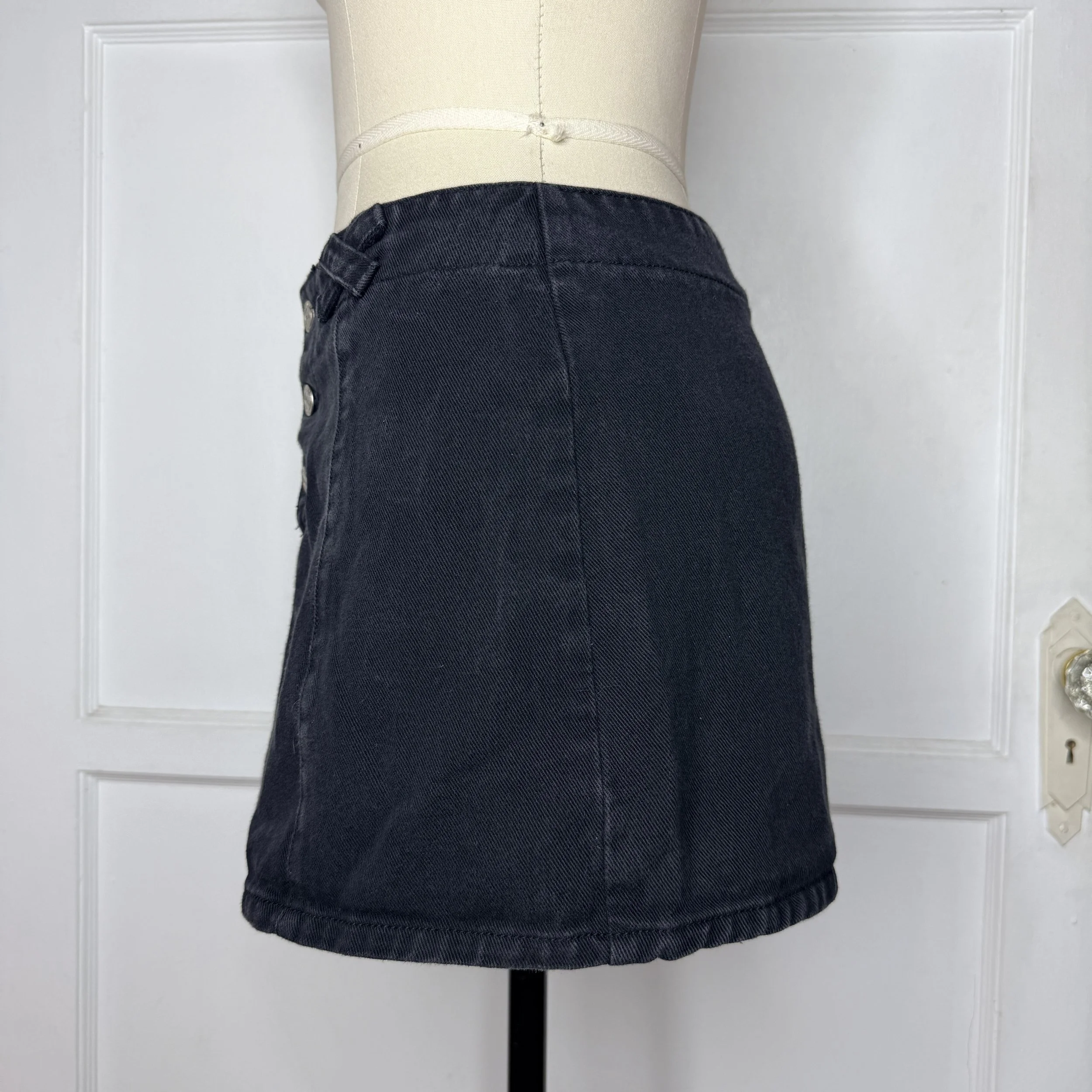 parisbluesblackdenimminiskirt3.jpg