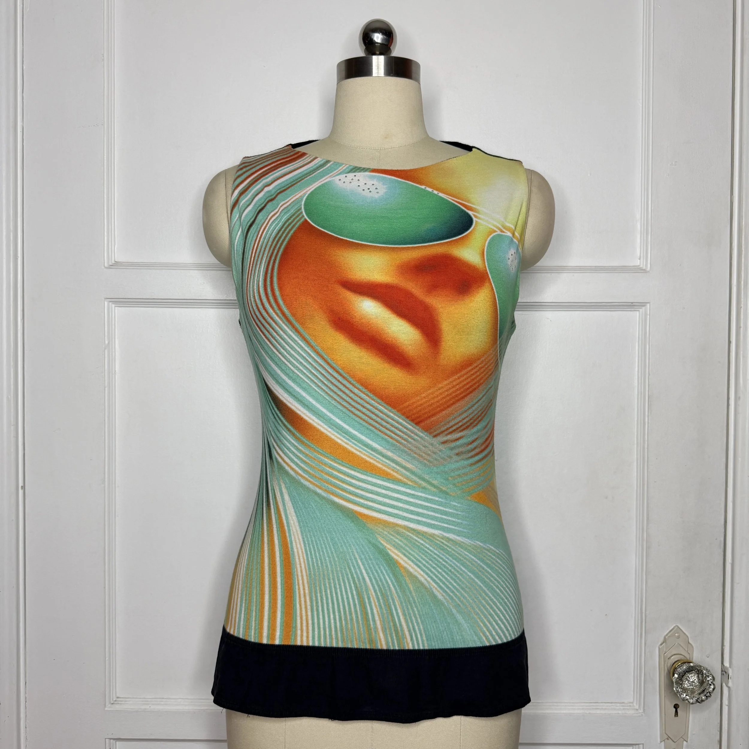 custosunglassgirltank1.jpg