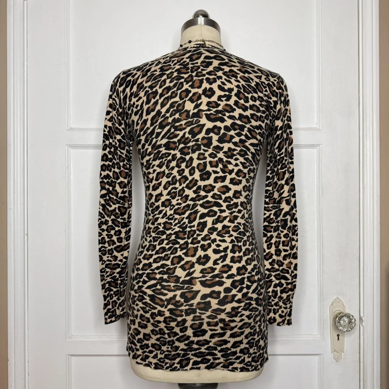 f21leopardvnecktop4.JPG