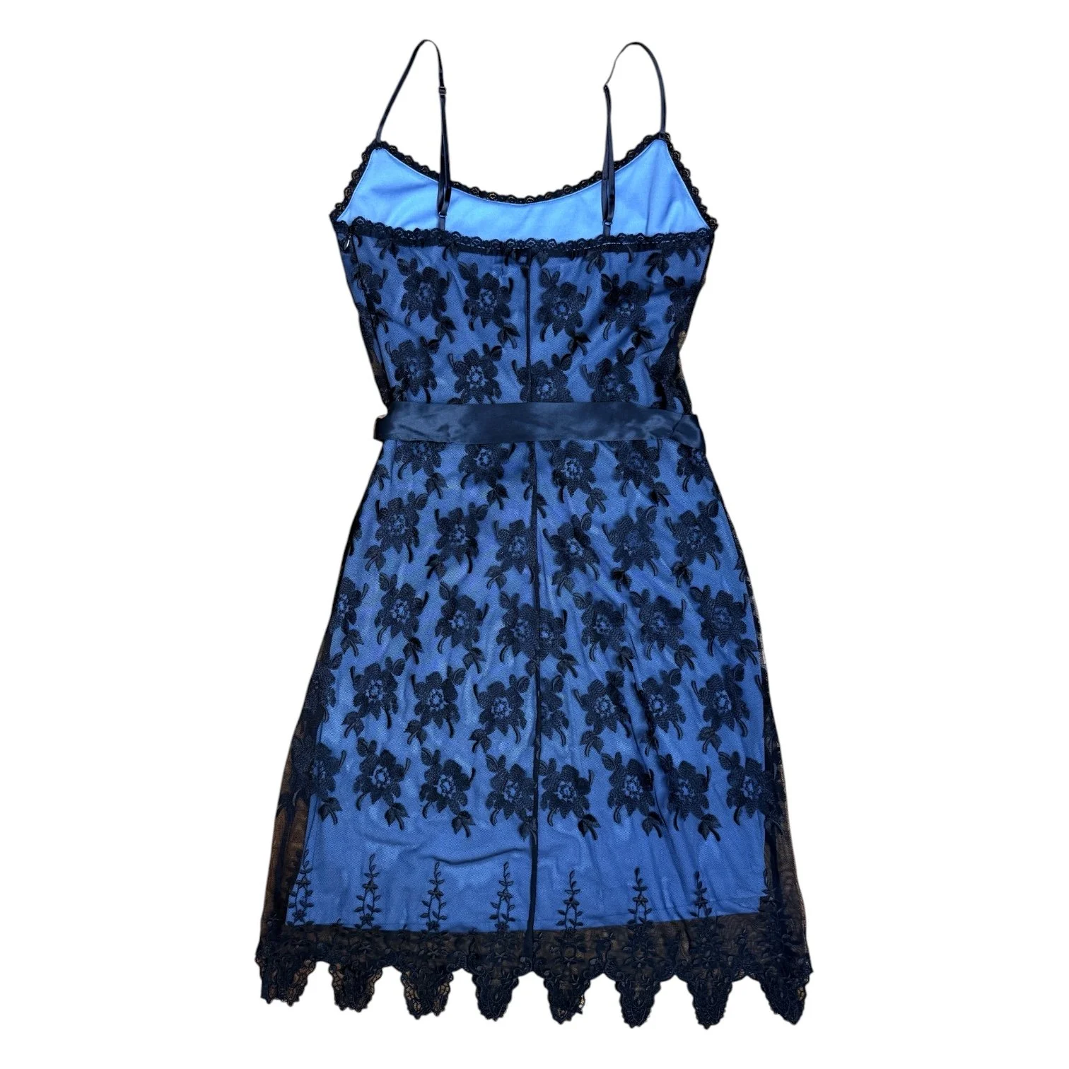 betseyjohnsonblackandbluelacedress4.JPG