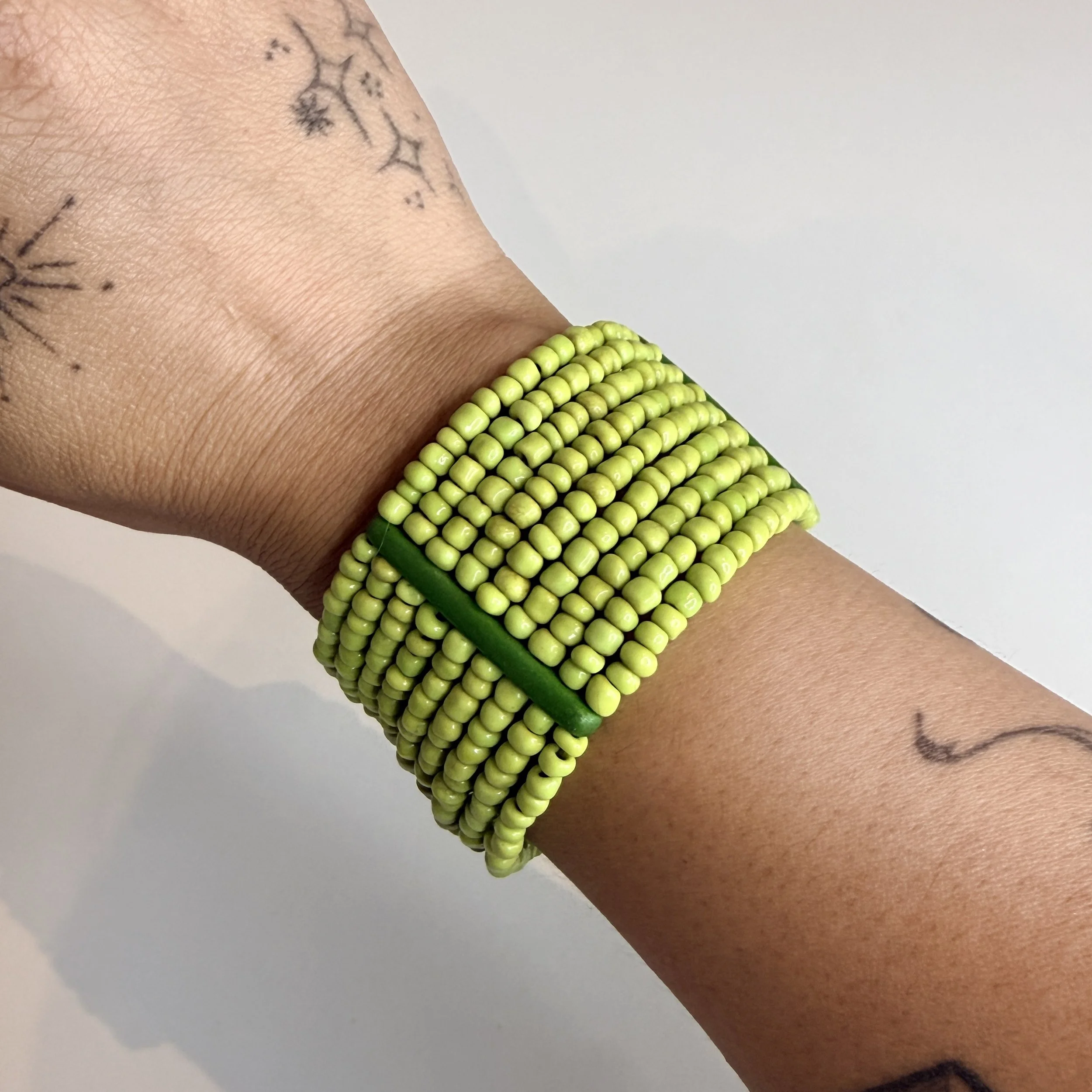 greenseedbeadcuff4.jpg