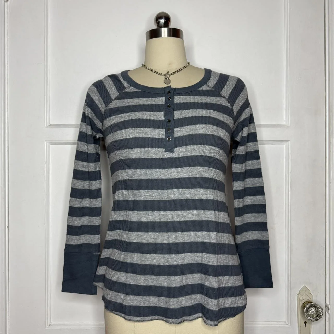 oldnavystripehenley1.JPG