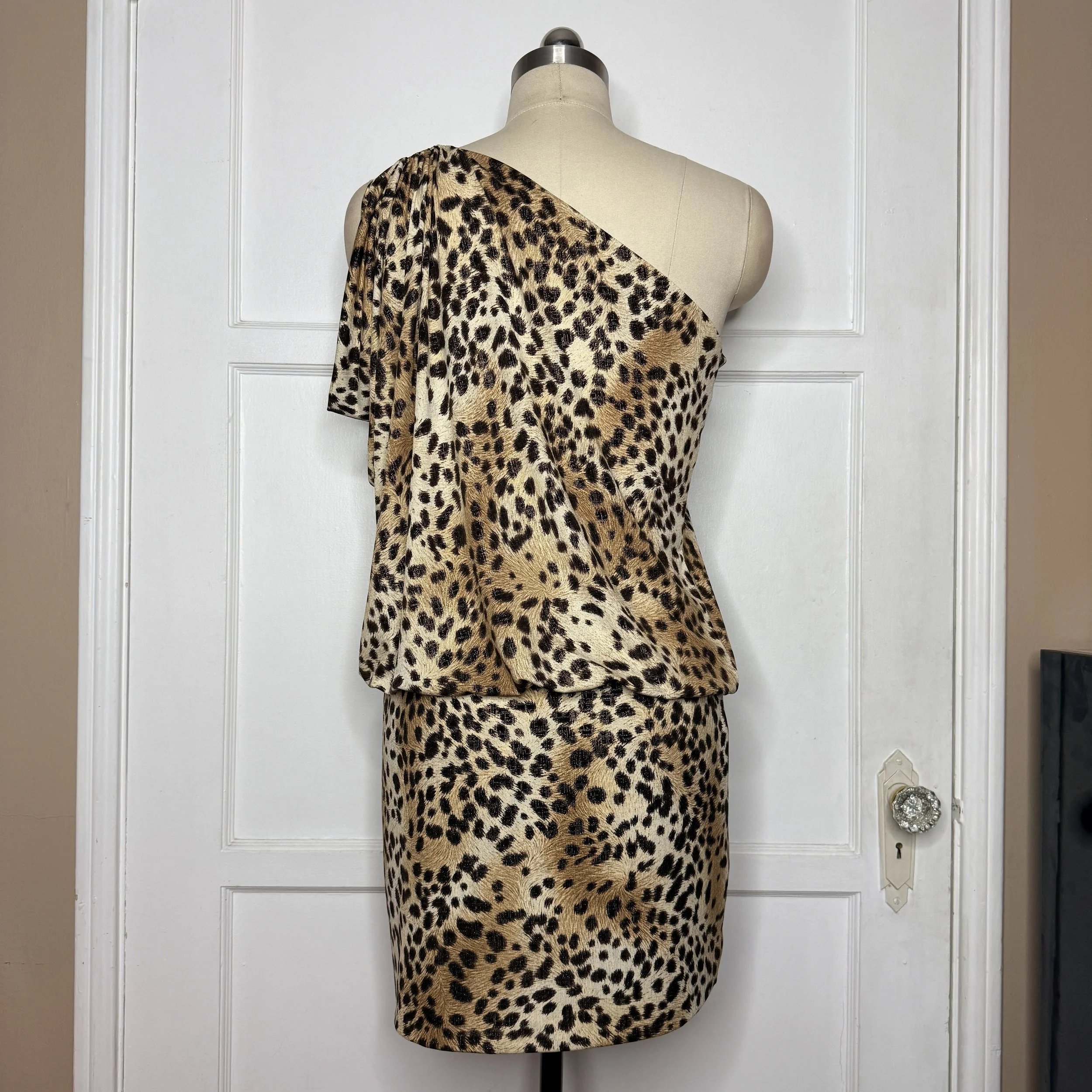 cacheleopardoneshoulderdress5.jpg