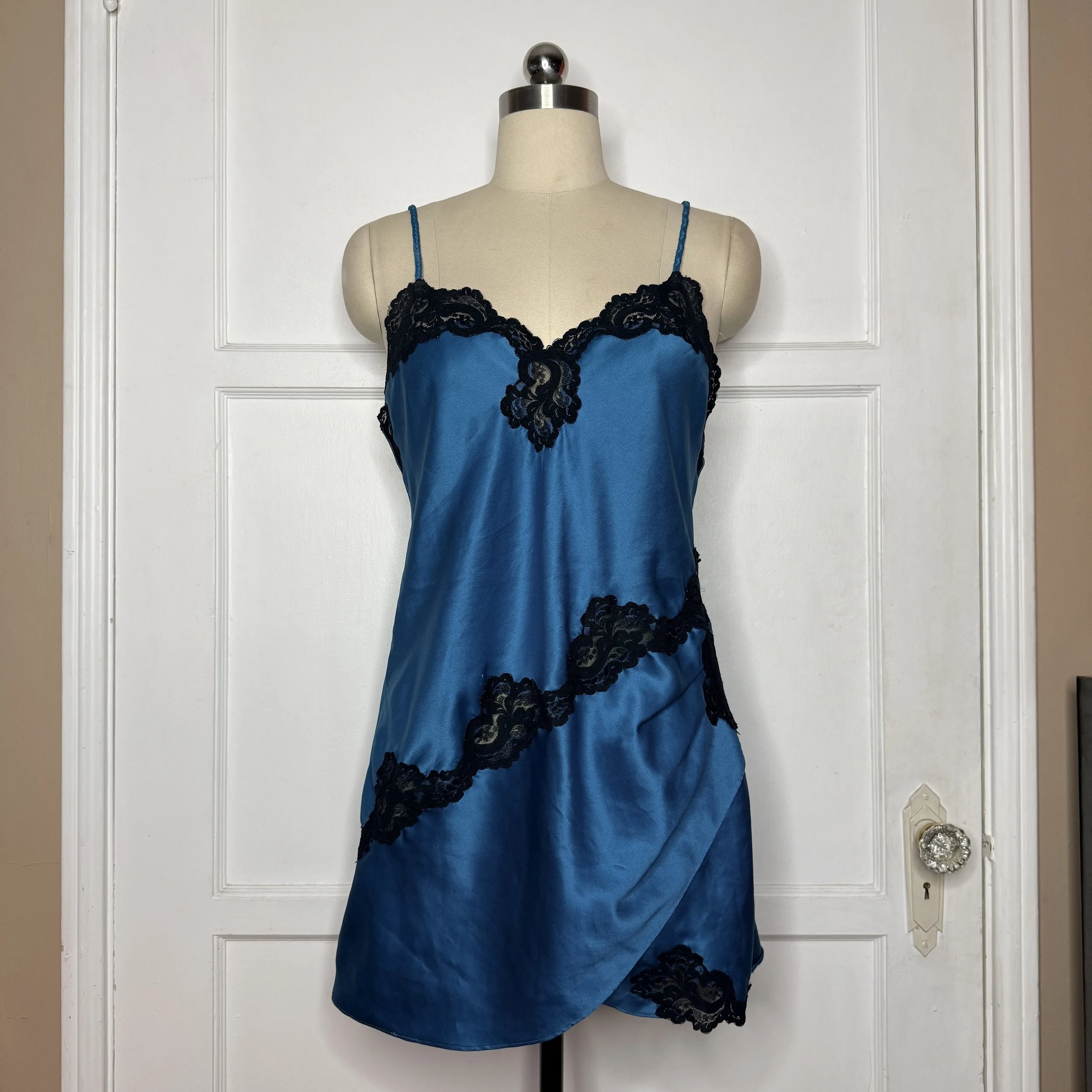 vsblueslipdress1.jpg