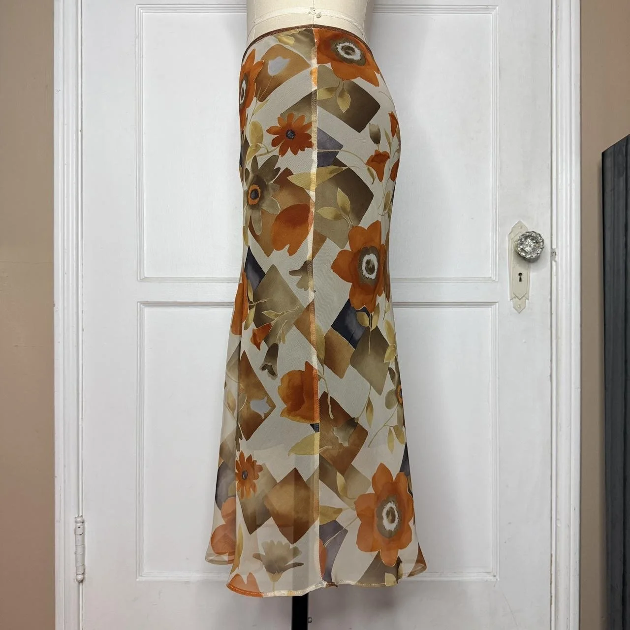 sulenabeigeandorangefloralskirt4.JPG