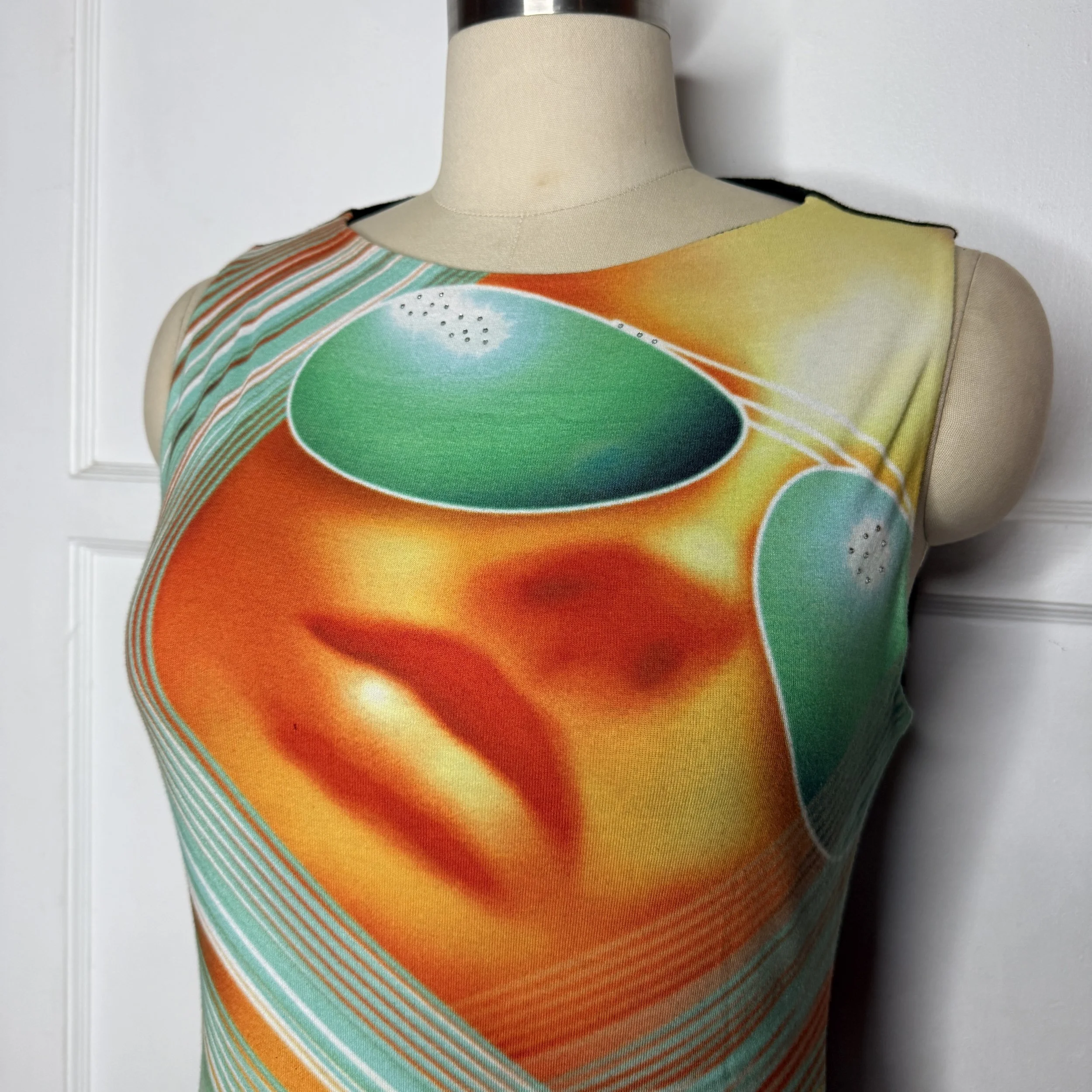 custosunglassgirltank2.jpg