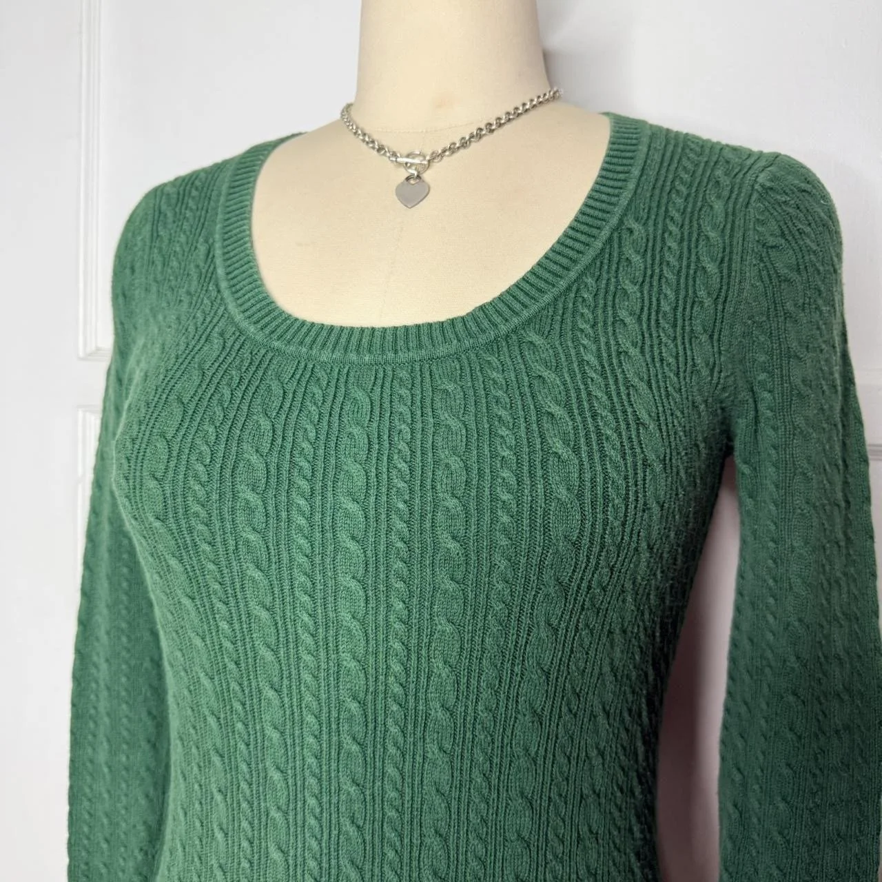 oldnavygreensweater2.JPG