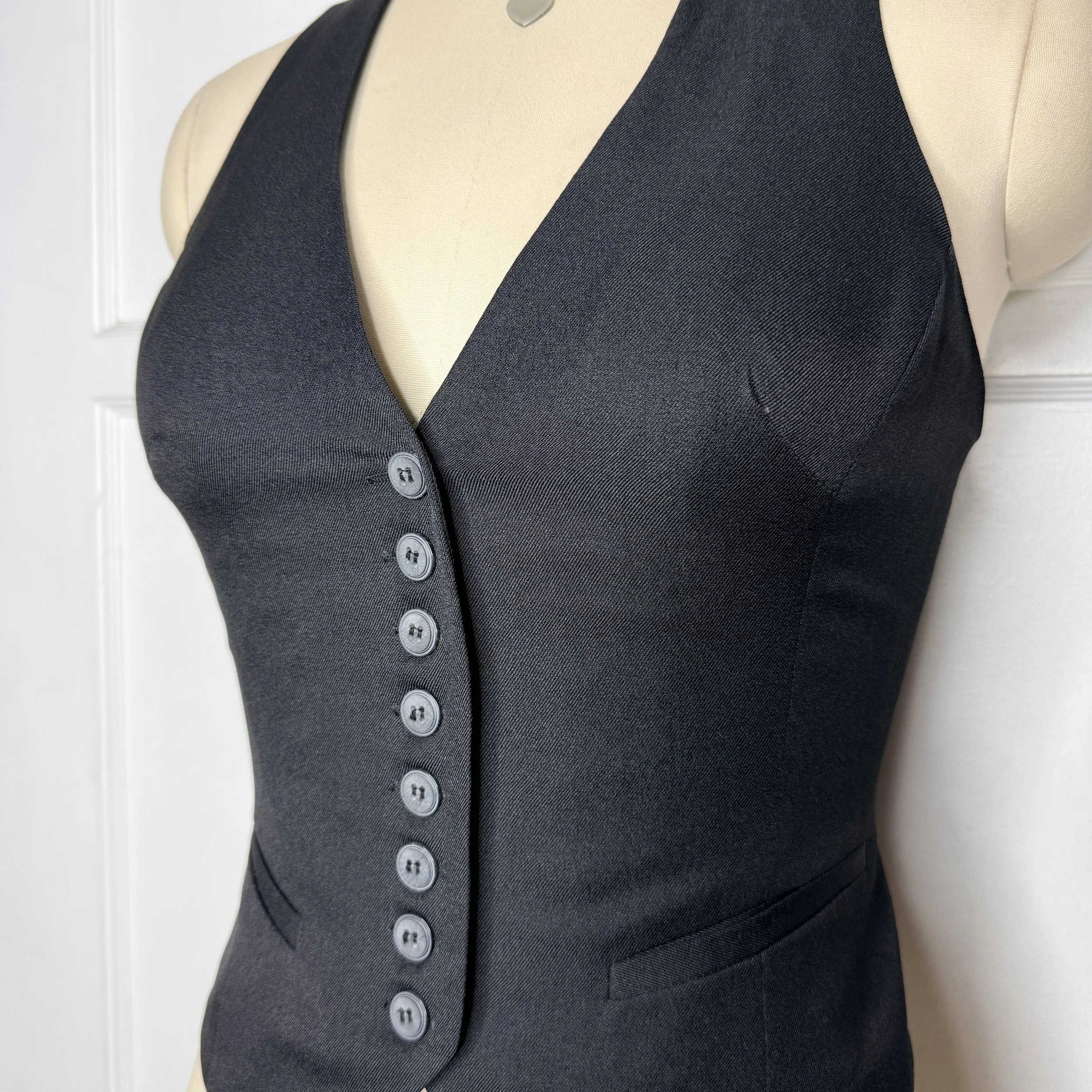 f21blackvest2.jpg