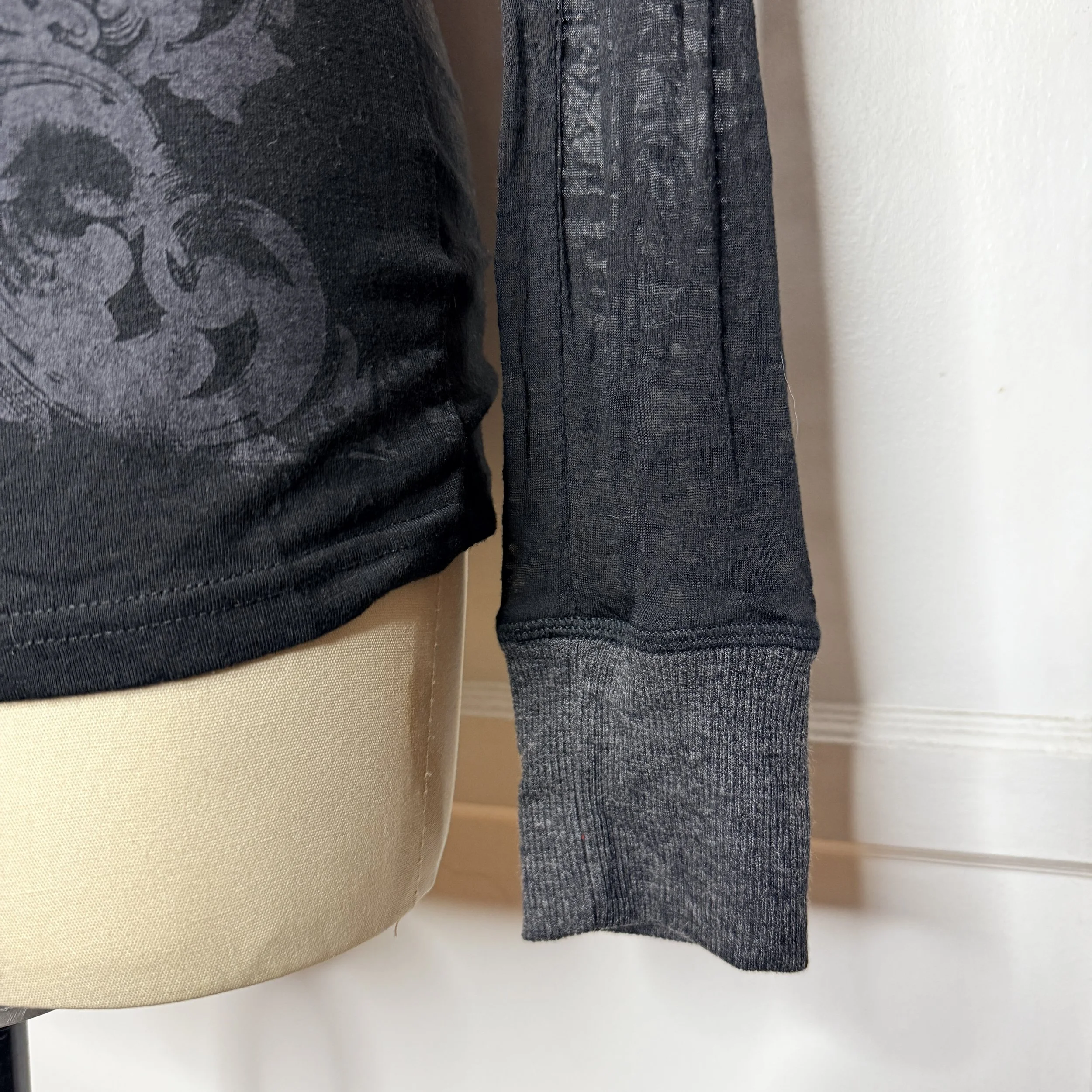 missmeblackbeadedlongsleevetee3.jpg