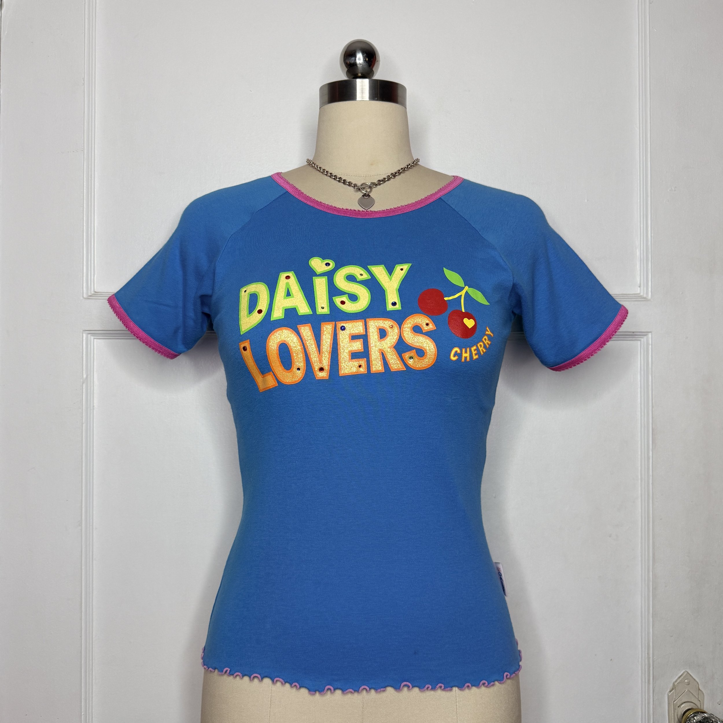 daisyloversbluecherrytee1.jpg