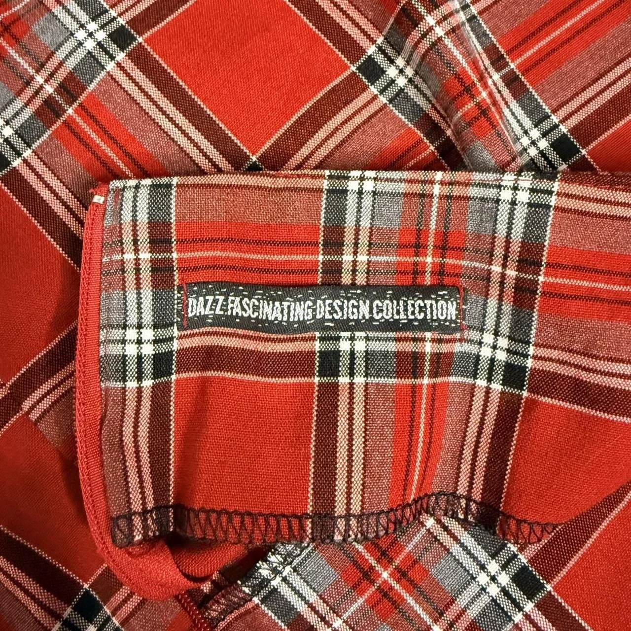 dazzfascinatingredplaidskirt5.JPG