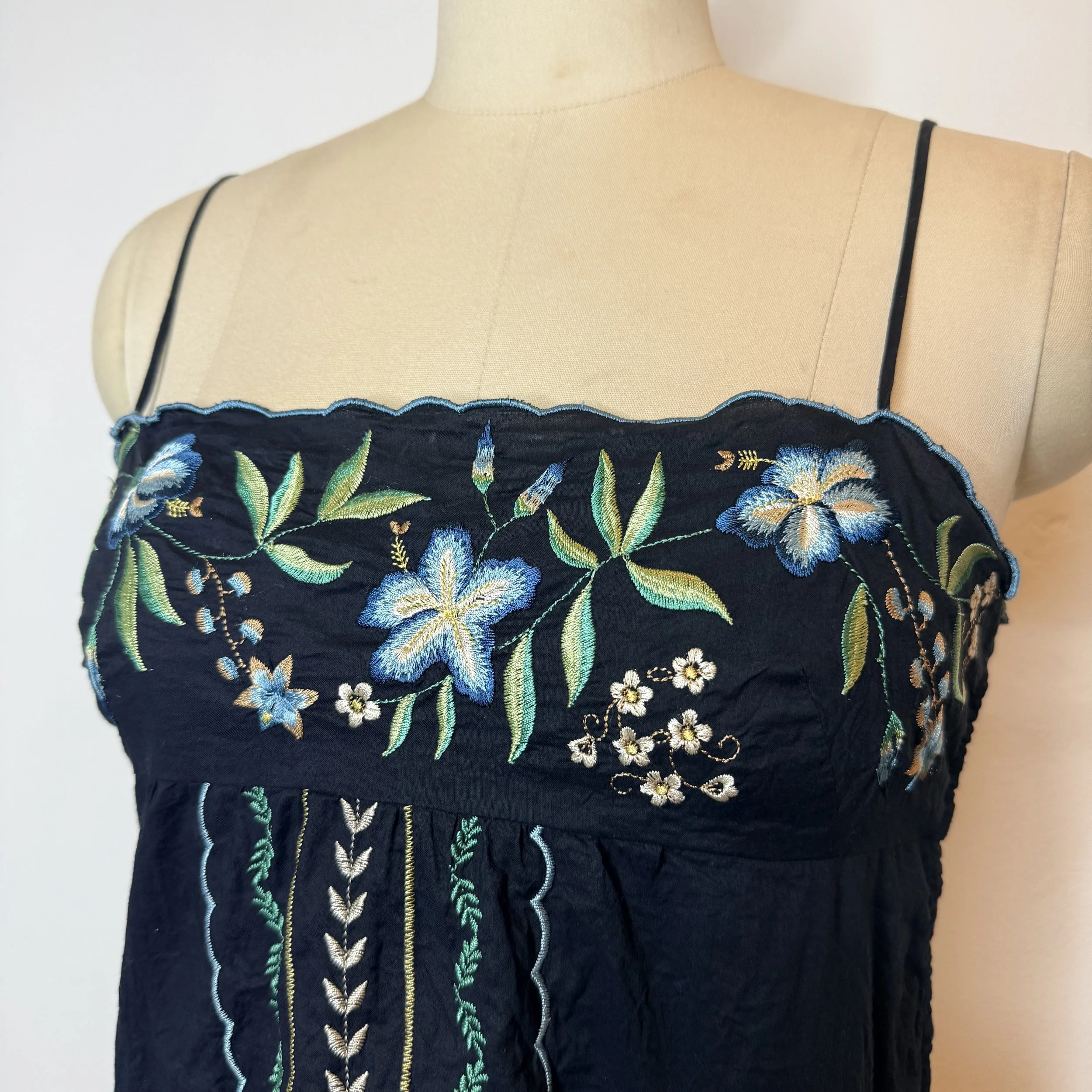 bcbgfloralembroideredcami2.jpg