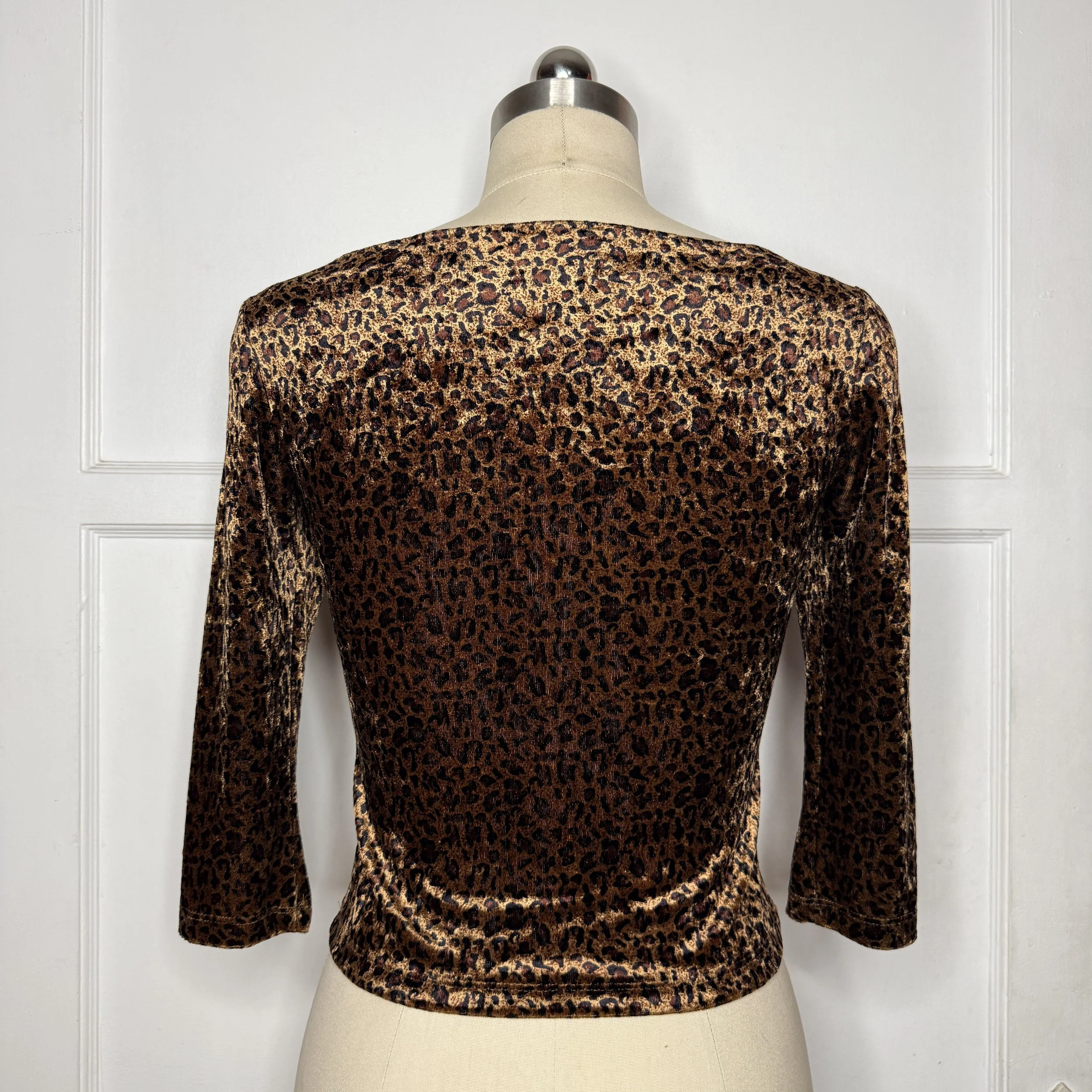 f21velvetleopardtop4.jpg