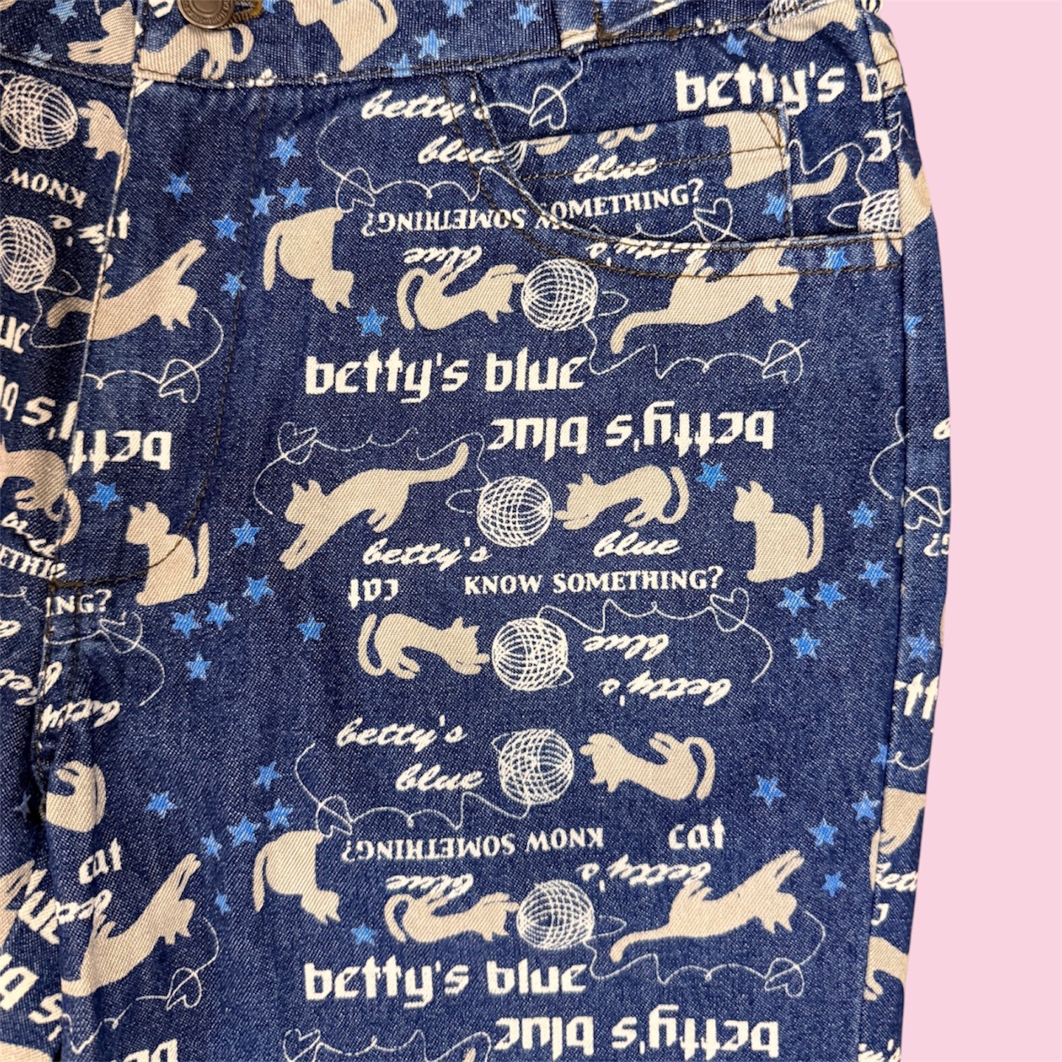 bettysbluecatjeans2.JPG