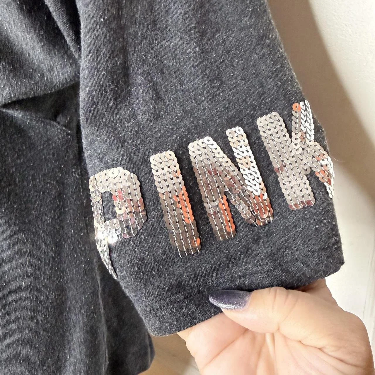 vspinksequintee3.JPG