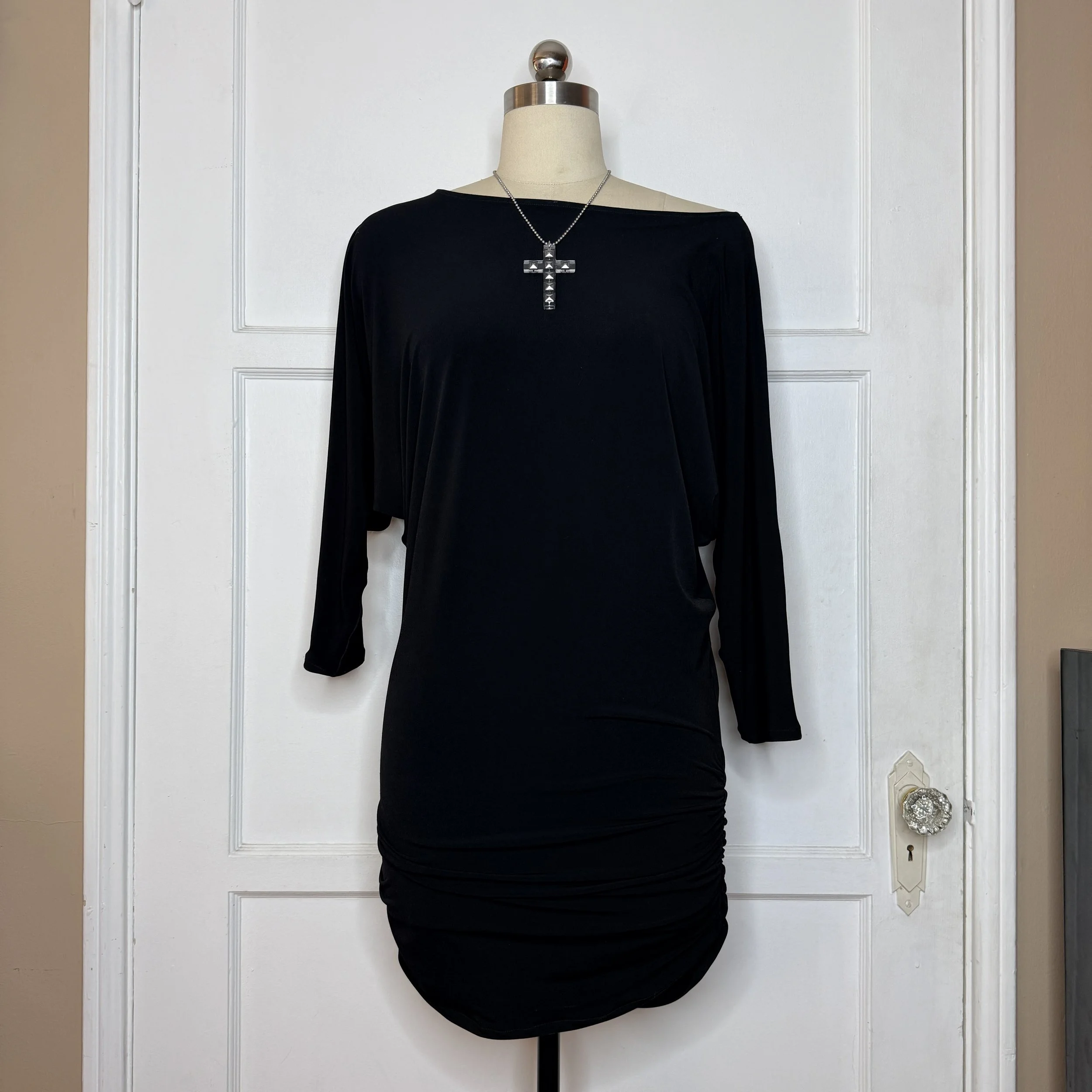 evavarroblackslouchdress1.jpg