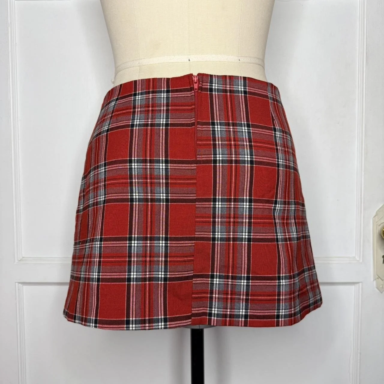 dazzfascinatingredplaidskirt4.JPG