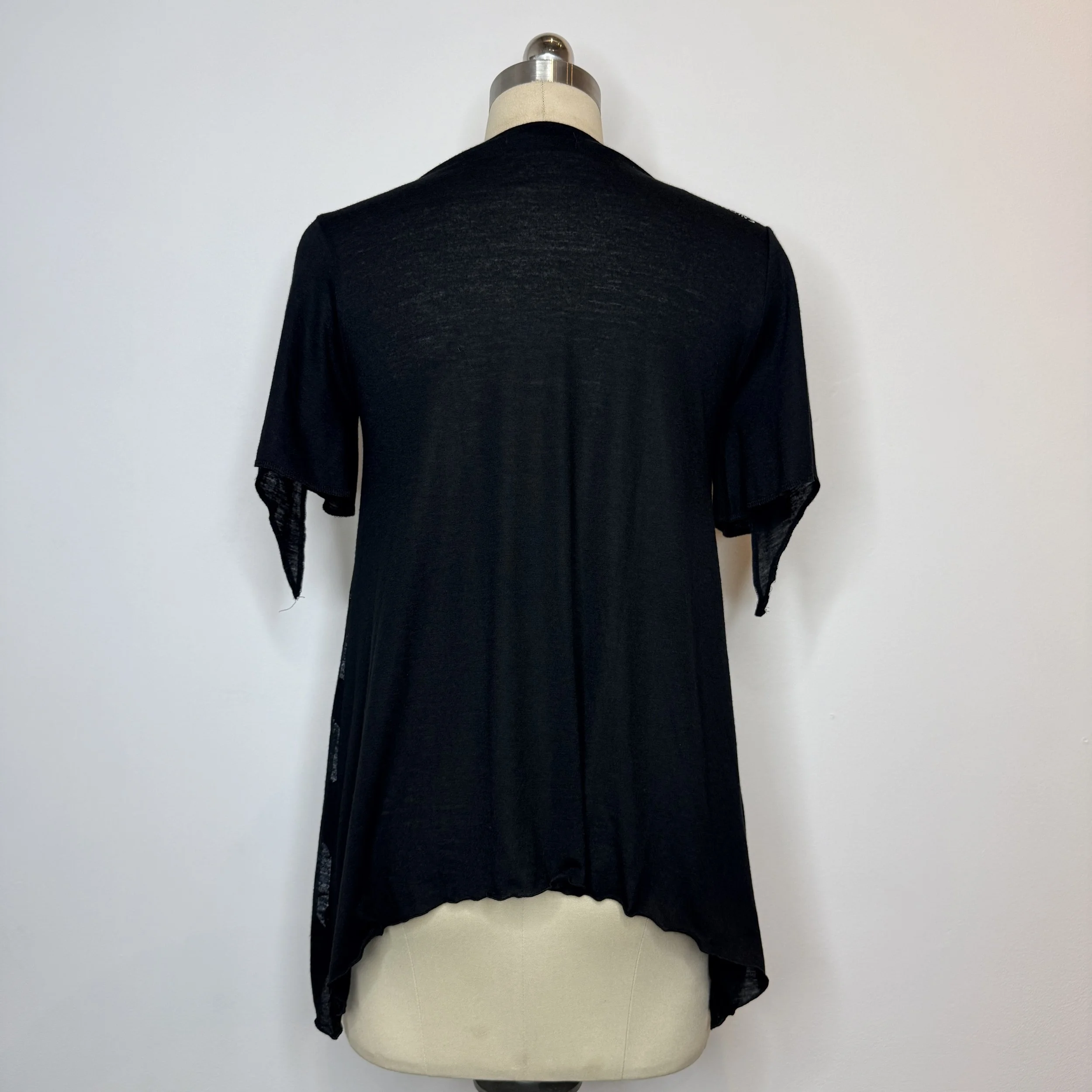 algonquinsblackskulltee4.jpg