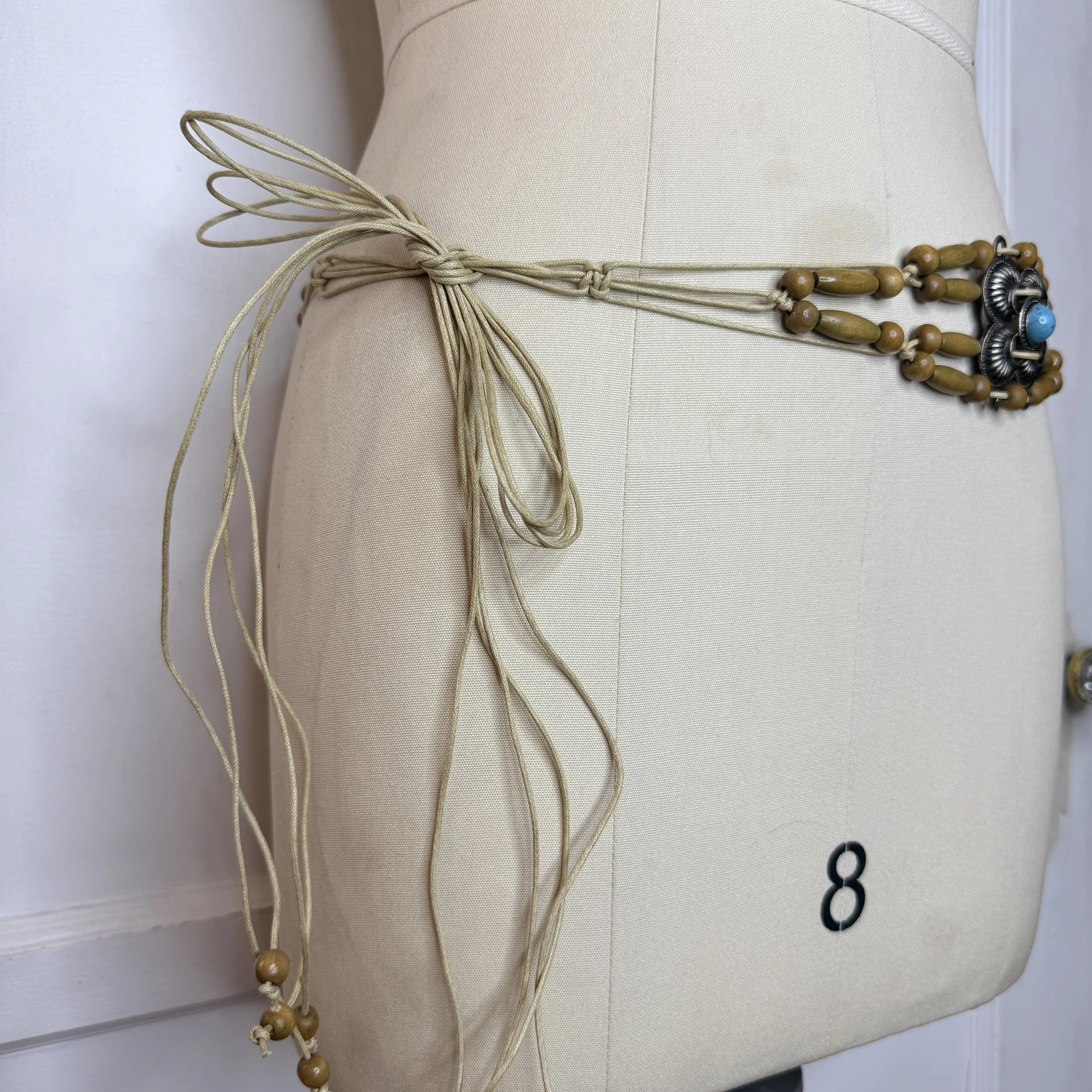 woodenbeadsilverbelt2.jpg