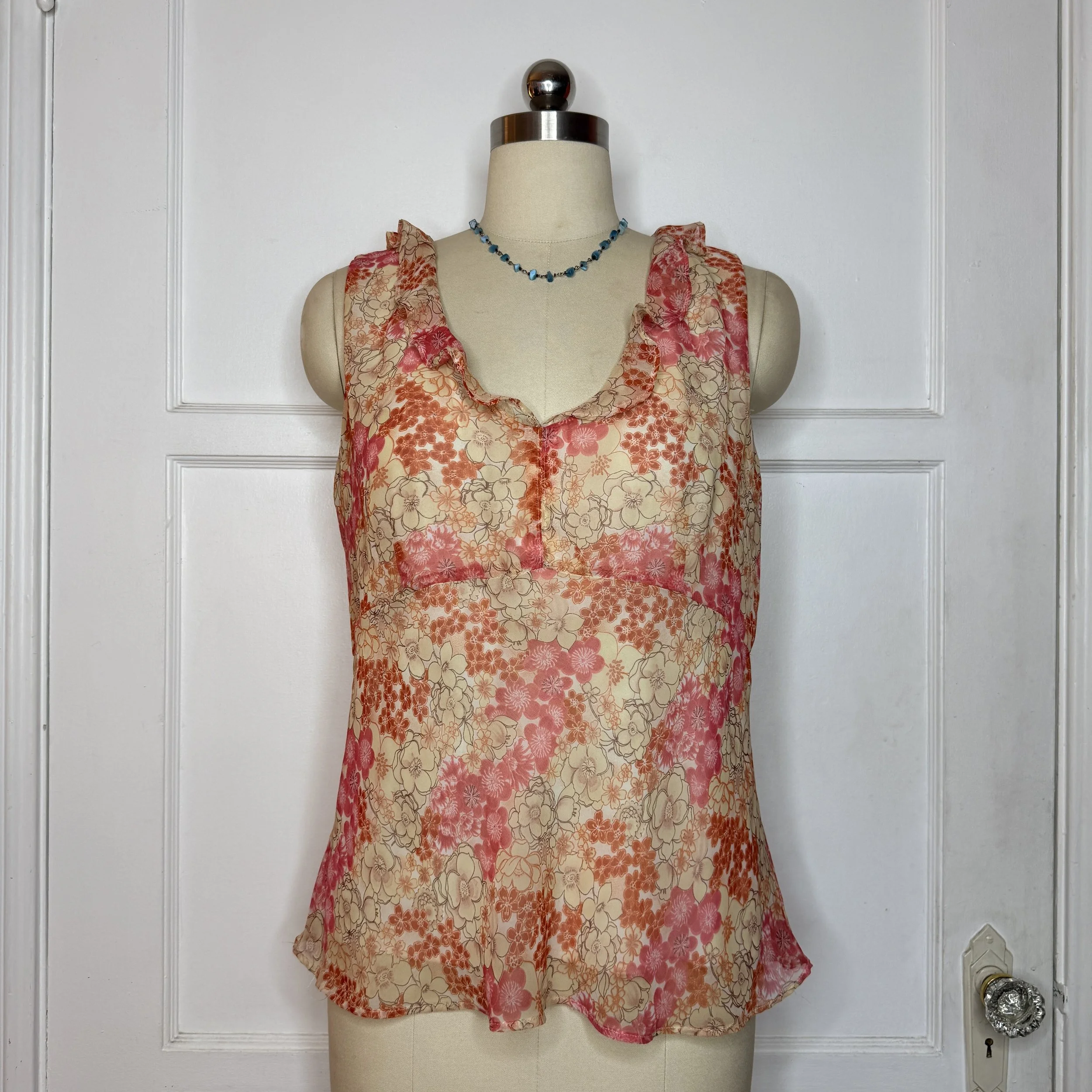ilyzabeigefloraltop1.jpg