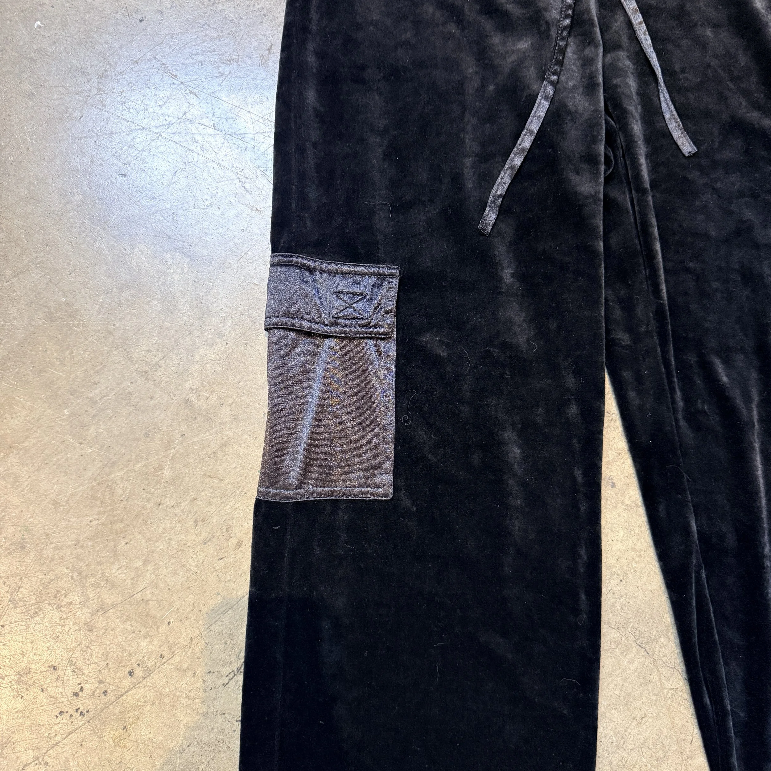 bcbgblackvelourpants2.jpg