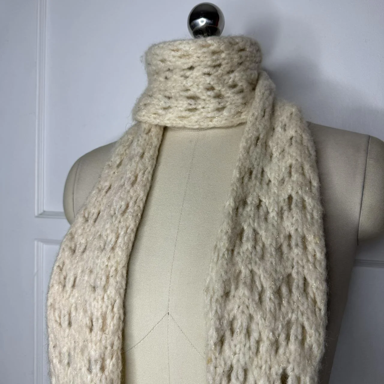 oldnavycreamcrochetscarf2.JPG