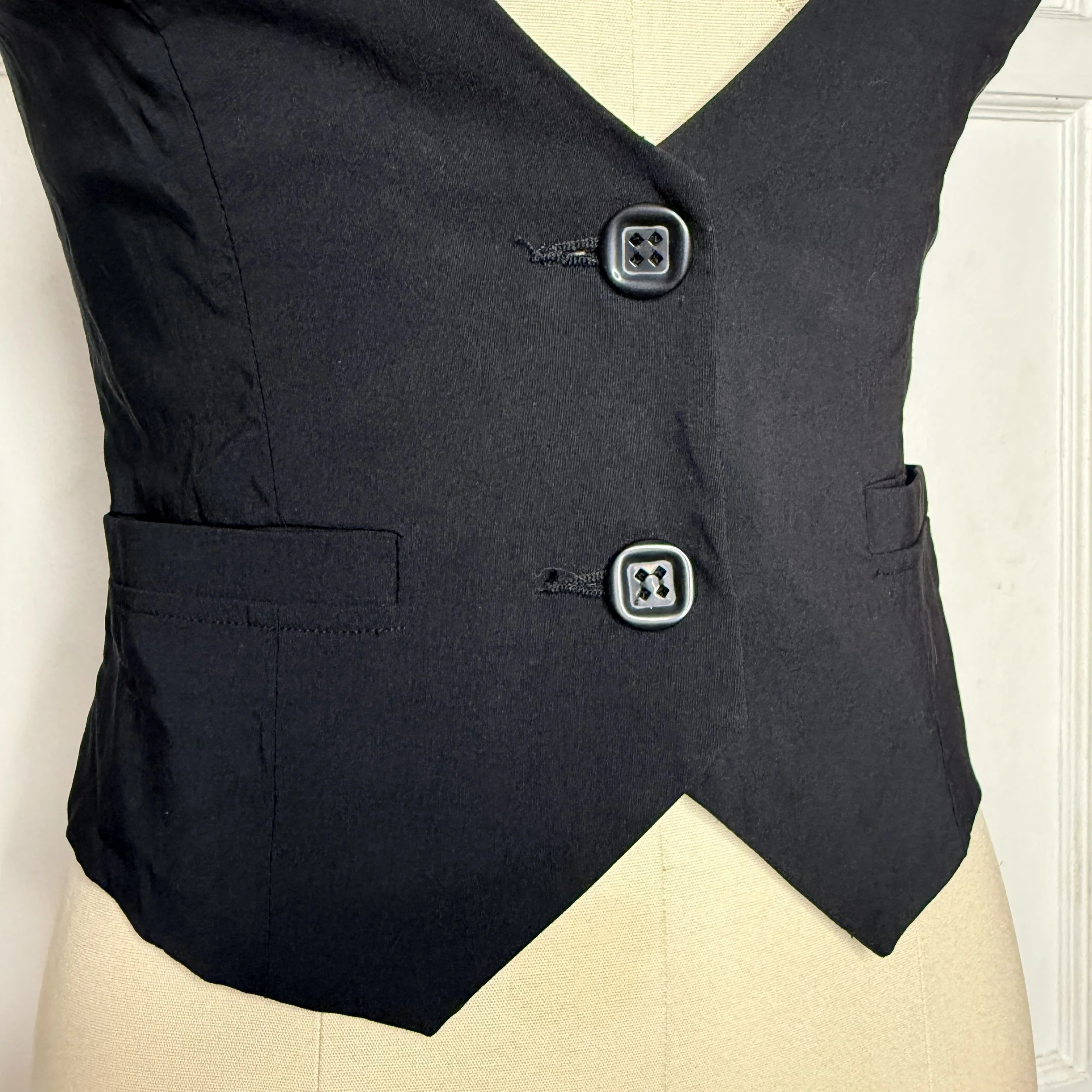 rampageblackvest2.jpg
