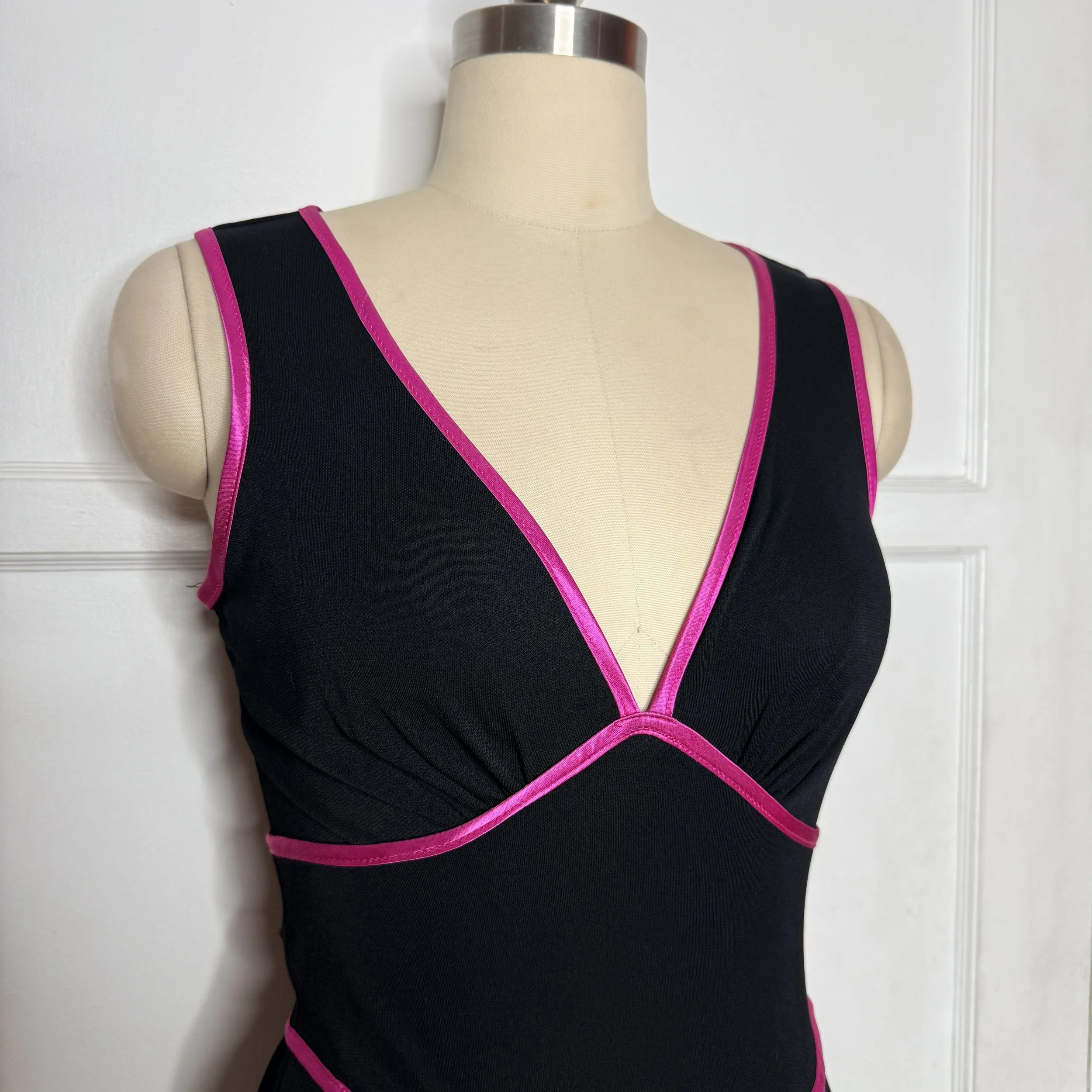 windsorblackandpinkmididress2.jpg