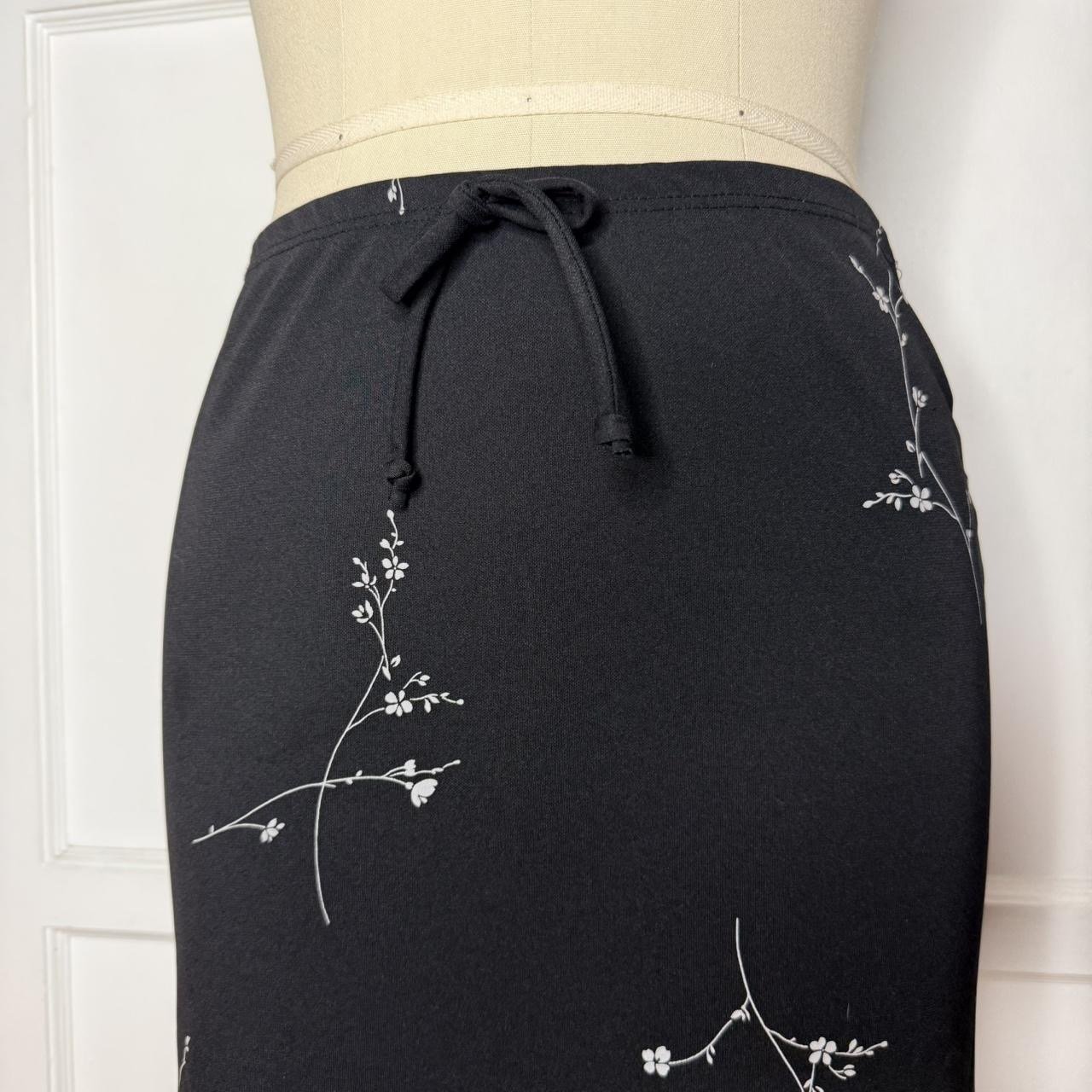 be2beblackfloralmidiskirt2.JPG