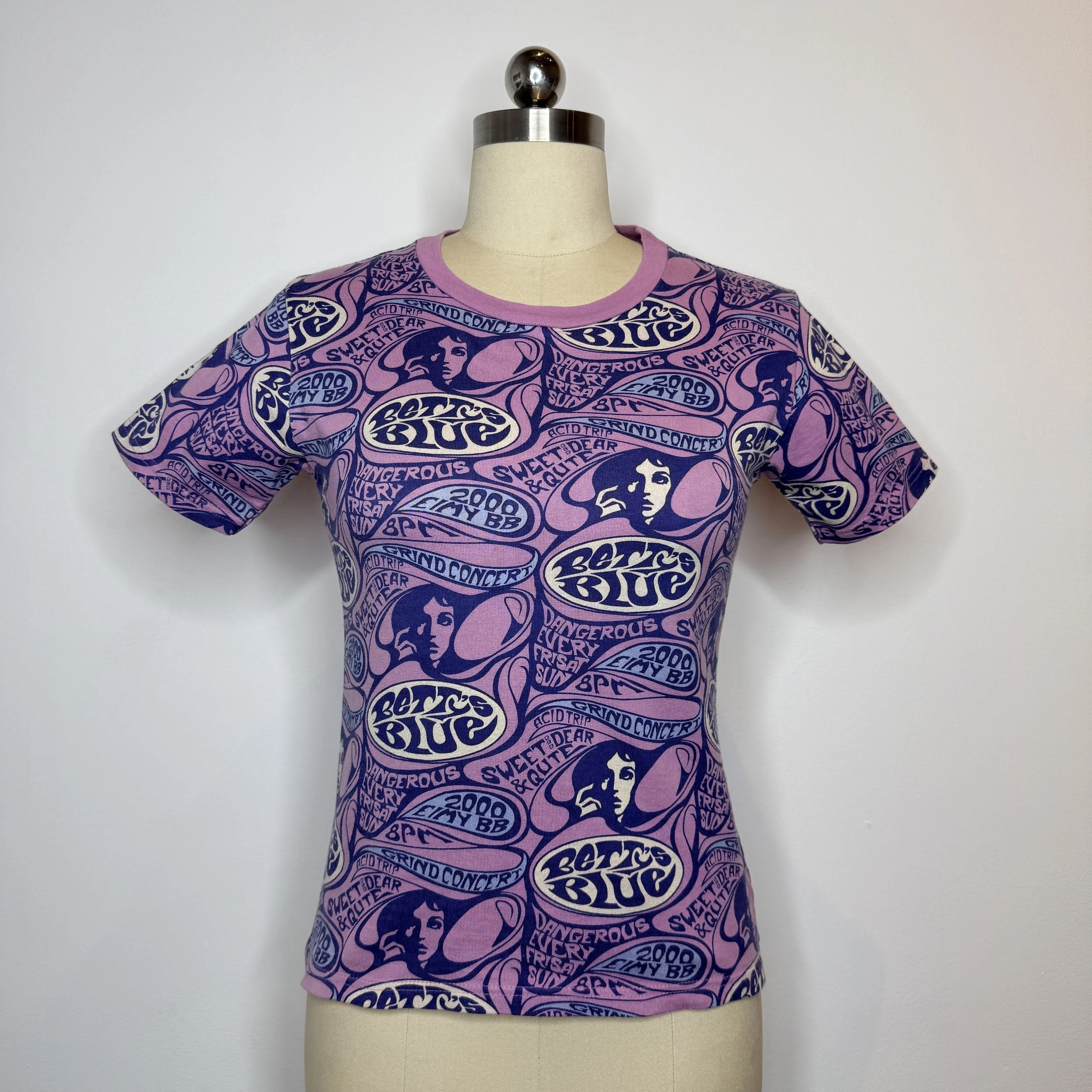 bettysbluepurplegraphictee1.jpg