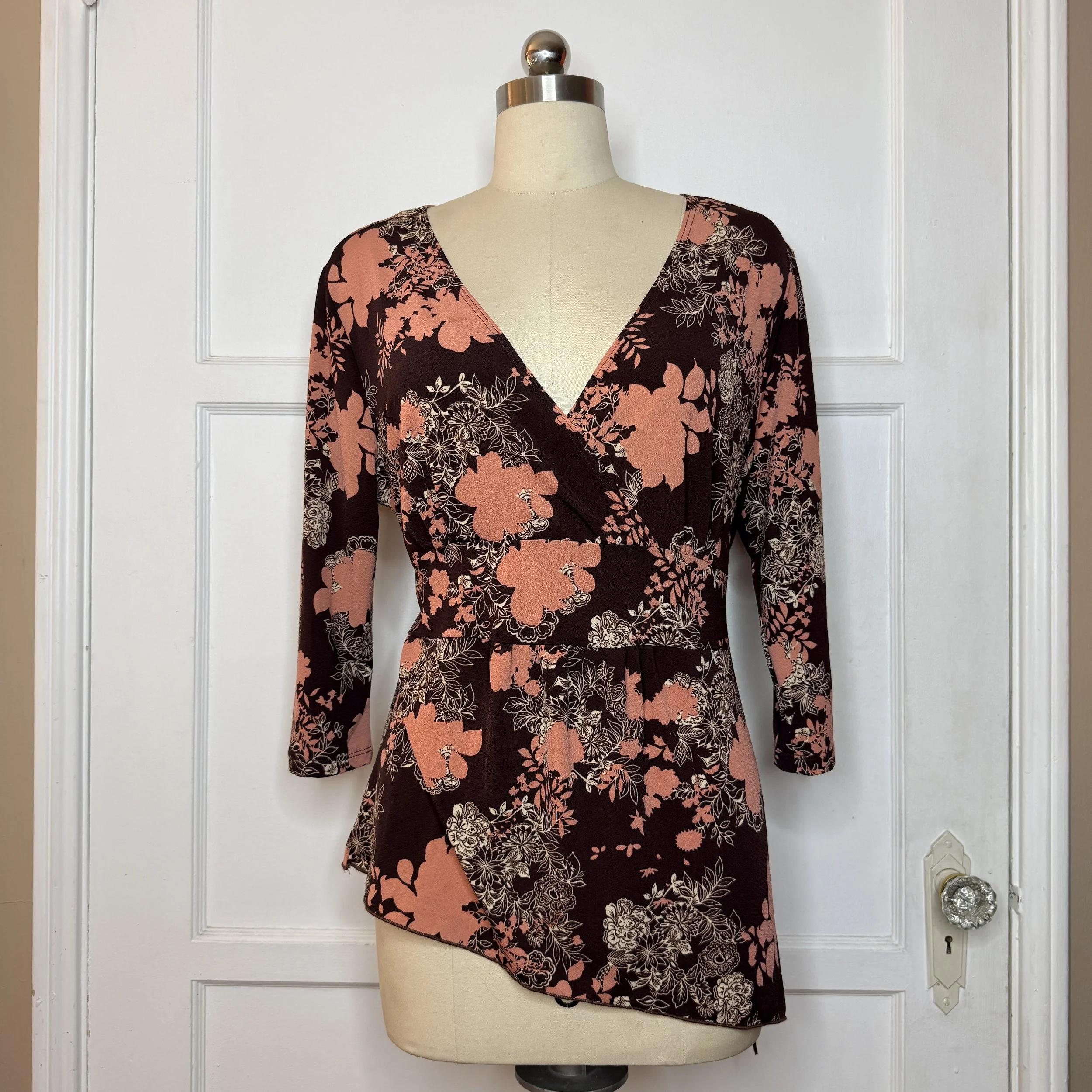 janetteplusbrownpinkfloraltop1.jpg