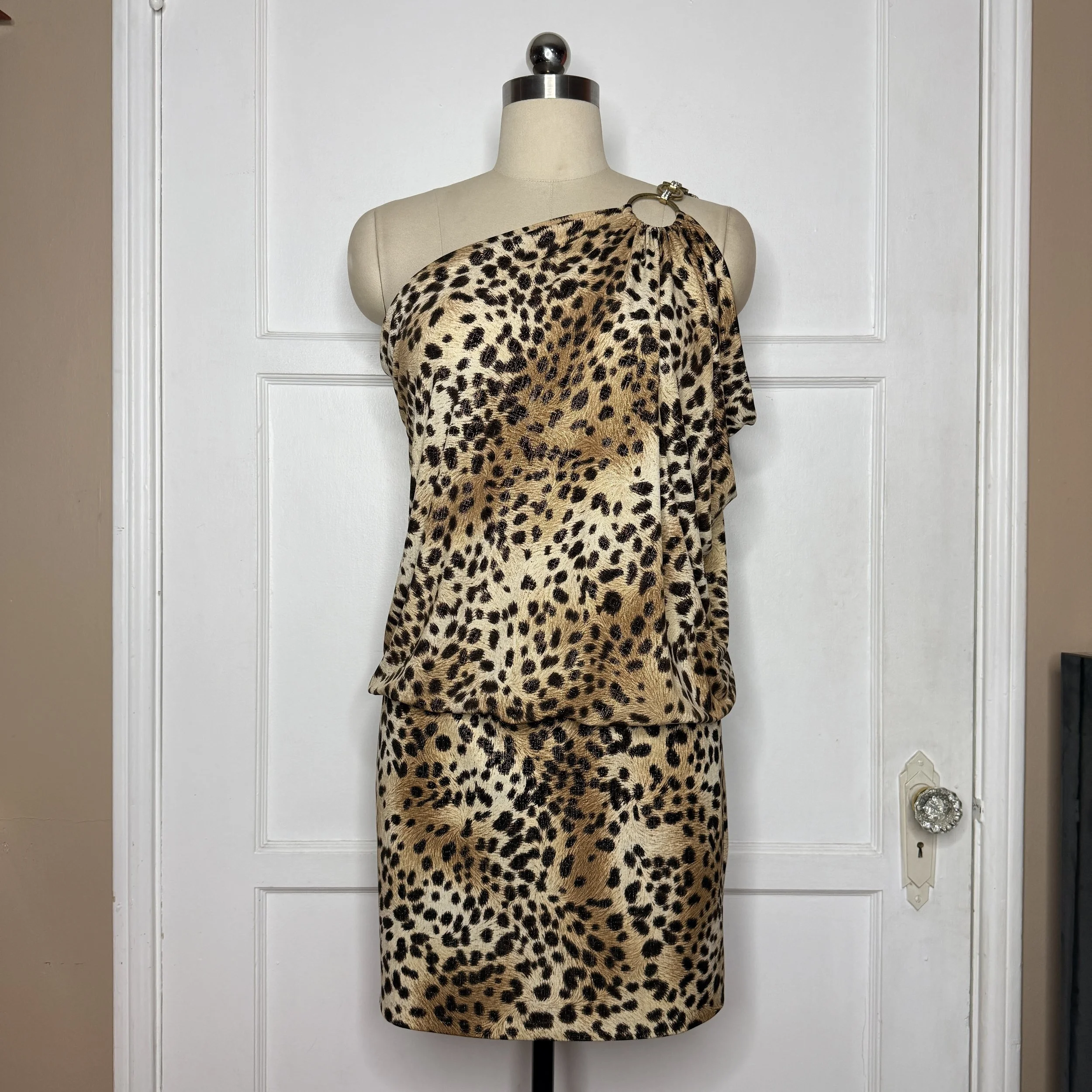 cacheleopardoneshoulderdress1.jpg