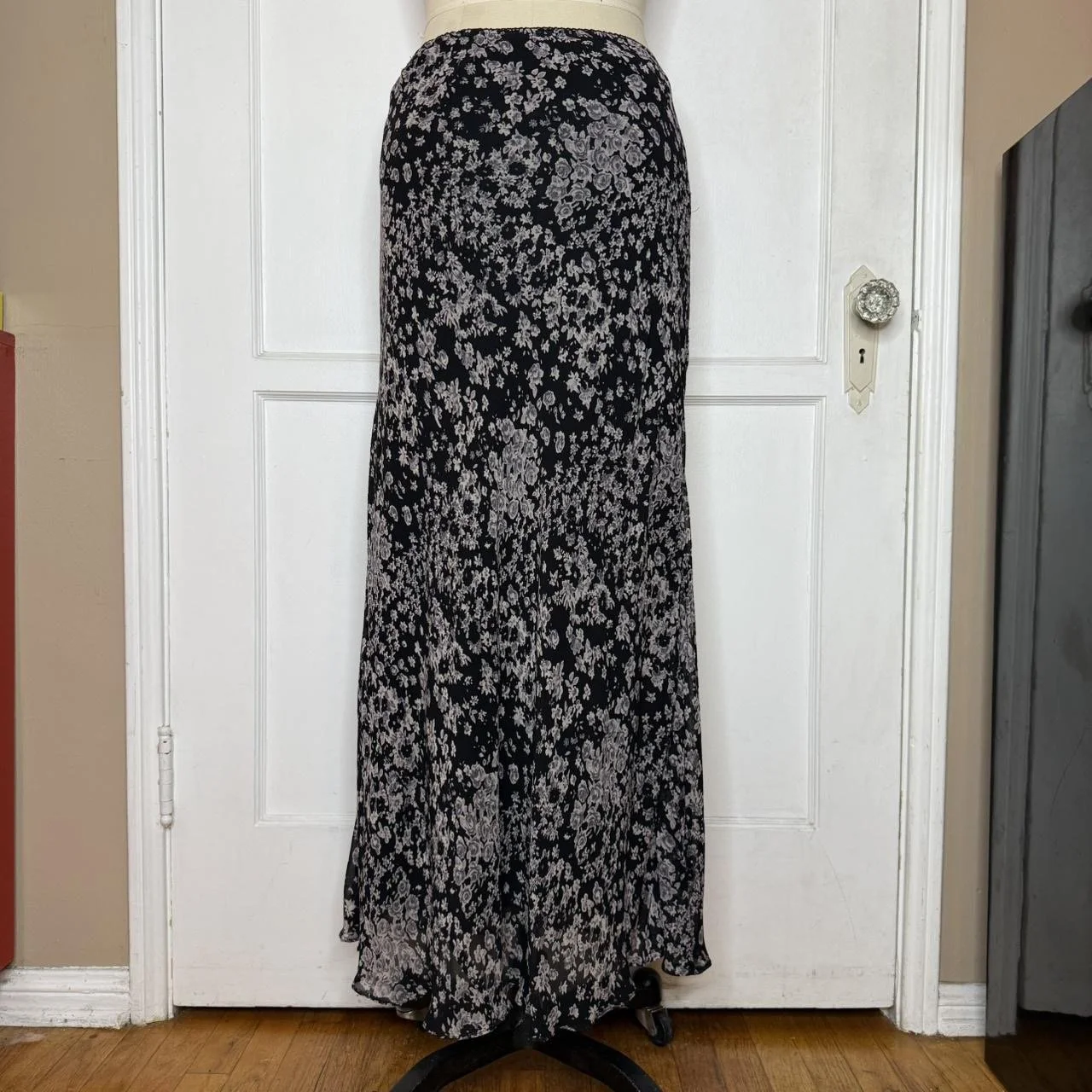 victoriaholleyfloralmaxiskirt4.JPG