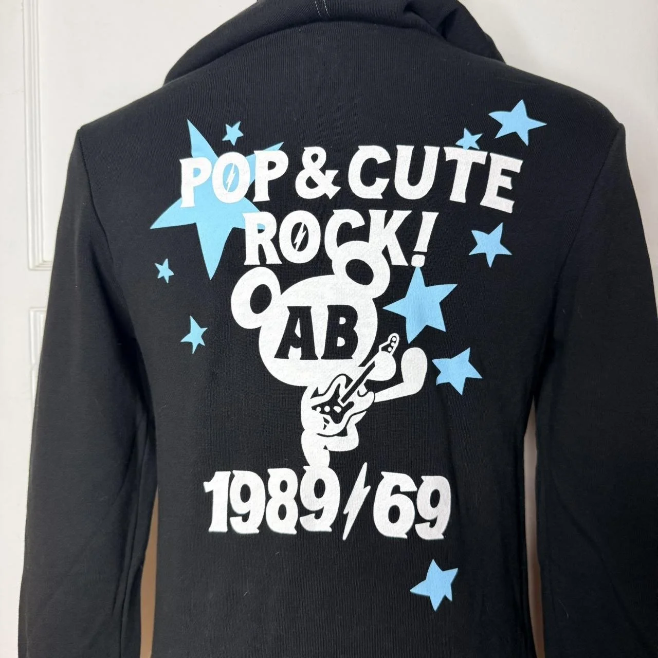 angelblueblackzipupjacket4.JPG