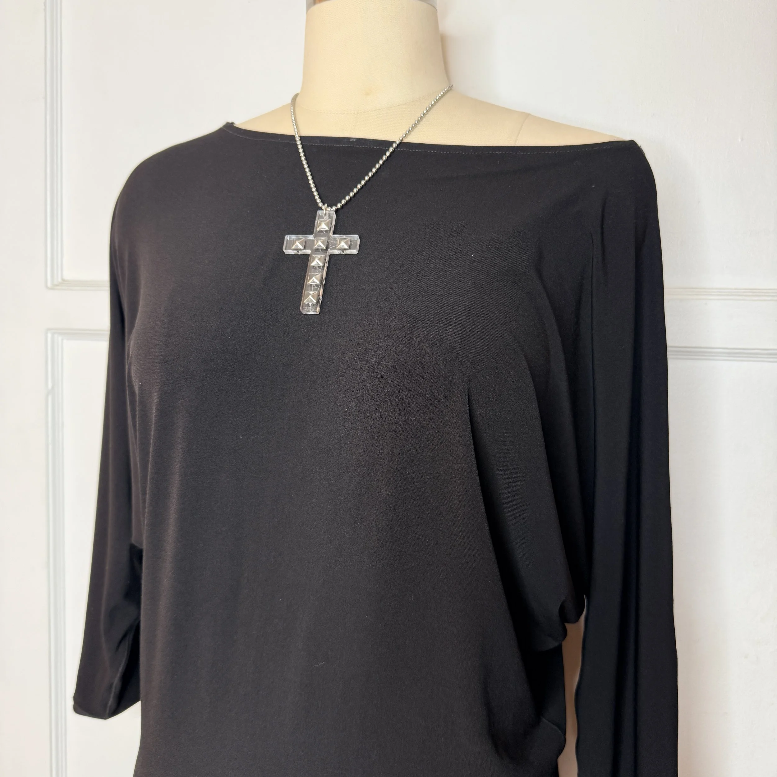 evavarroblackslouchdress2.jpg