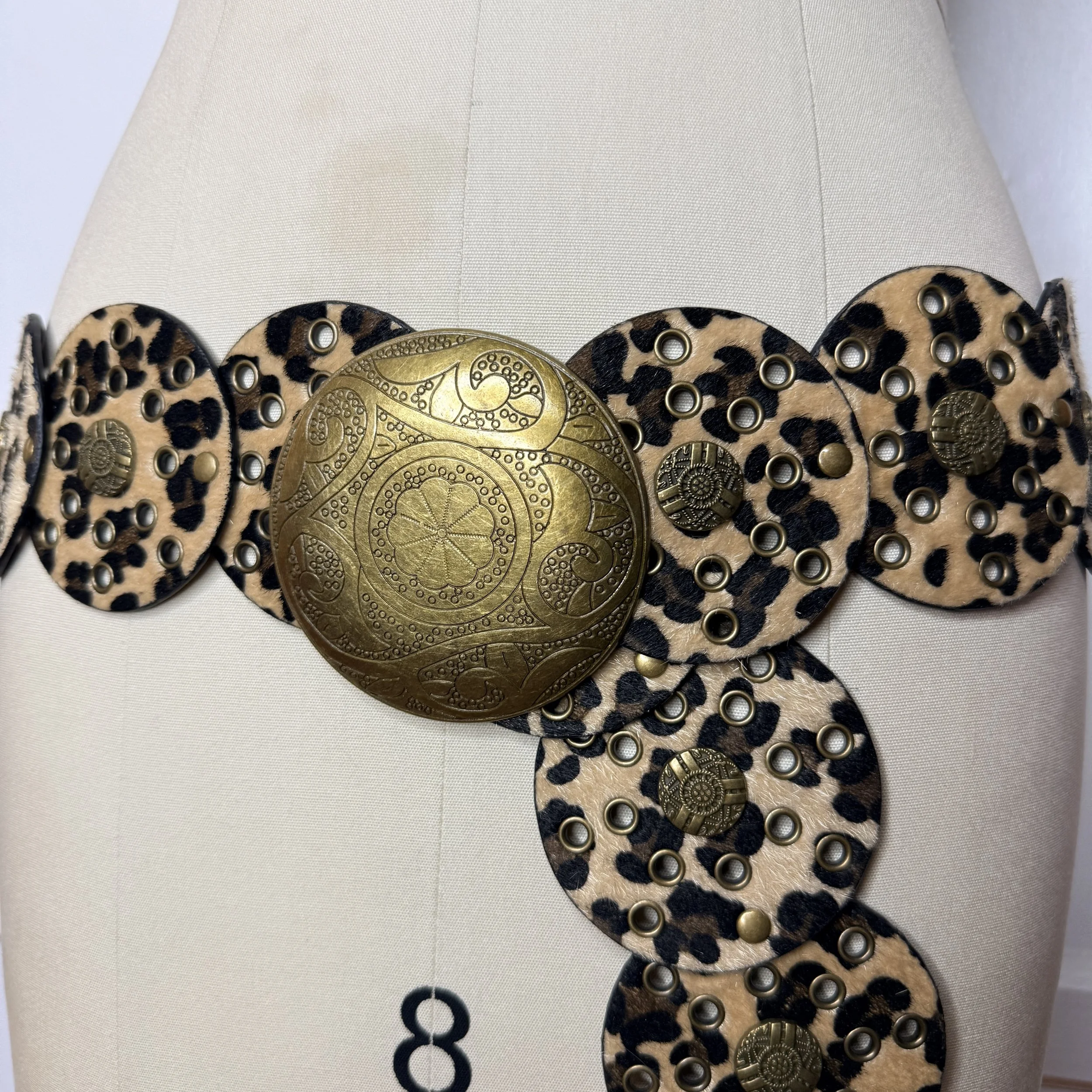 leopardmedallionbelt2.jpg
