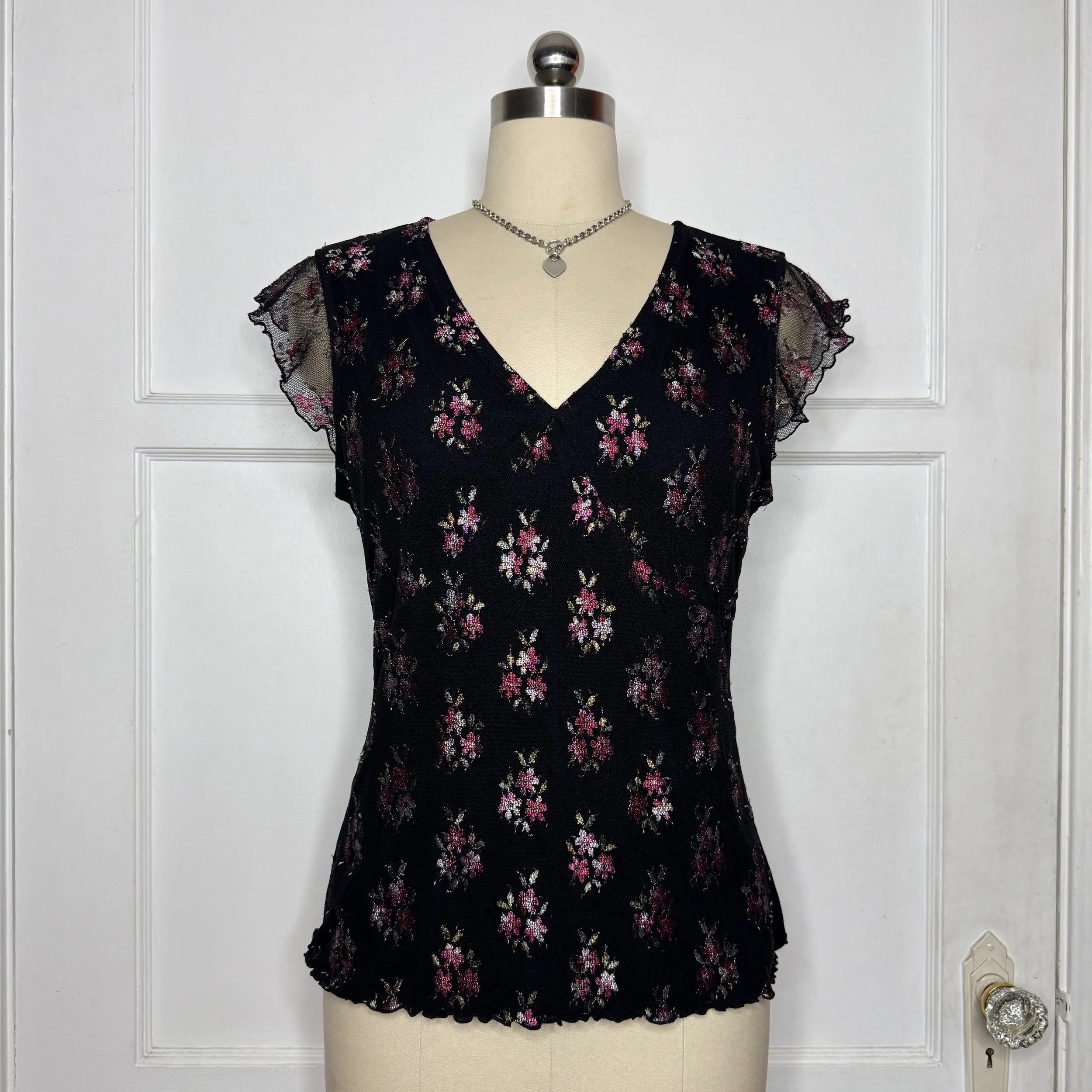 blackandpinkflorallacetop1.jpg