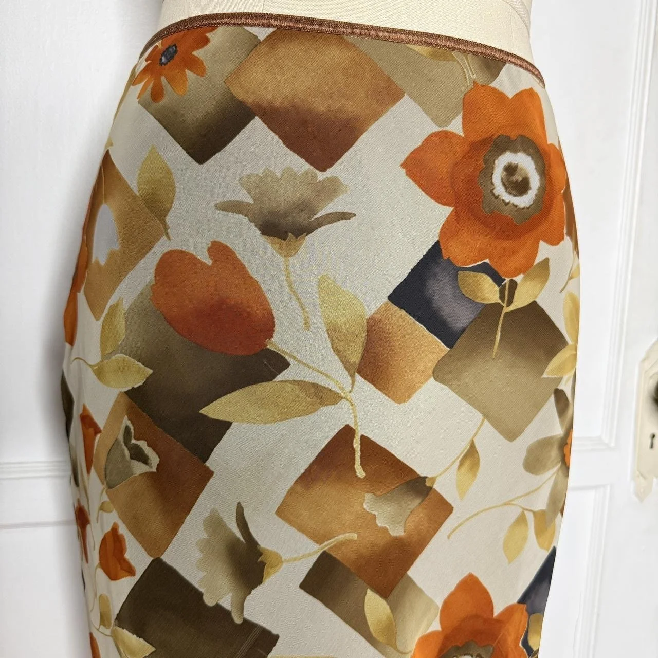 sulenabeigeandorangefloralskirt2.JPG