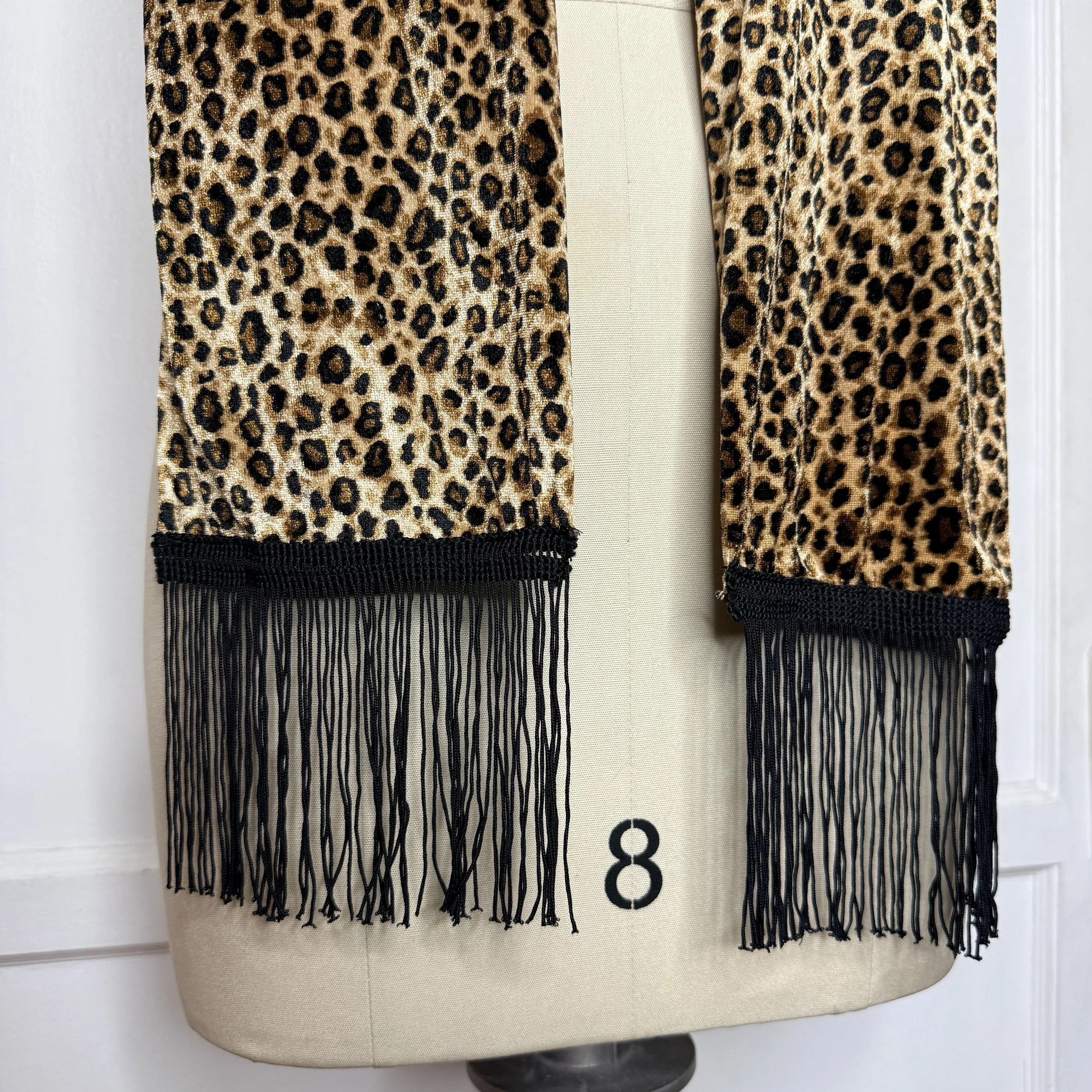 vevletleopardscarf2.jpg