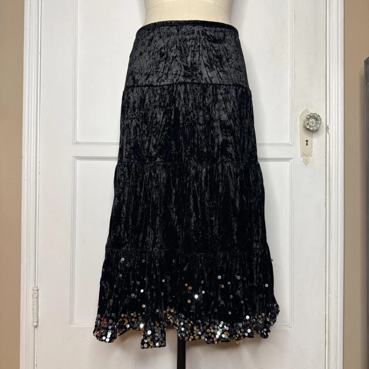 missmeblackvelvetmaxiskirt1.JPG