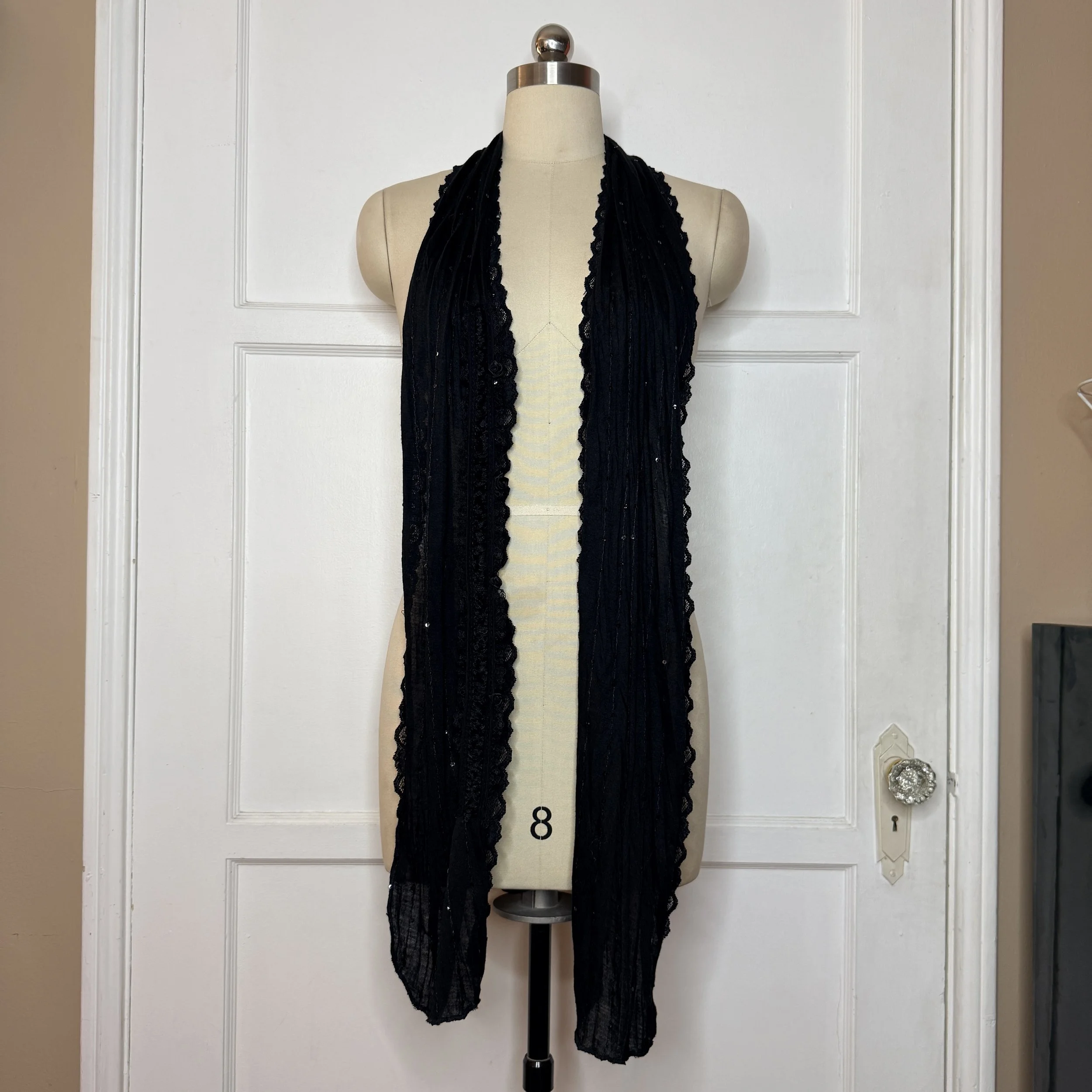 blackrufflescarf1.jpg
