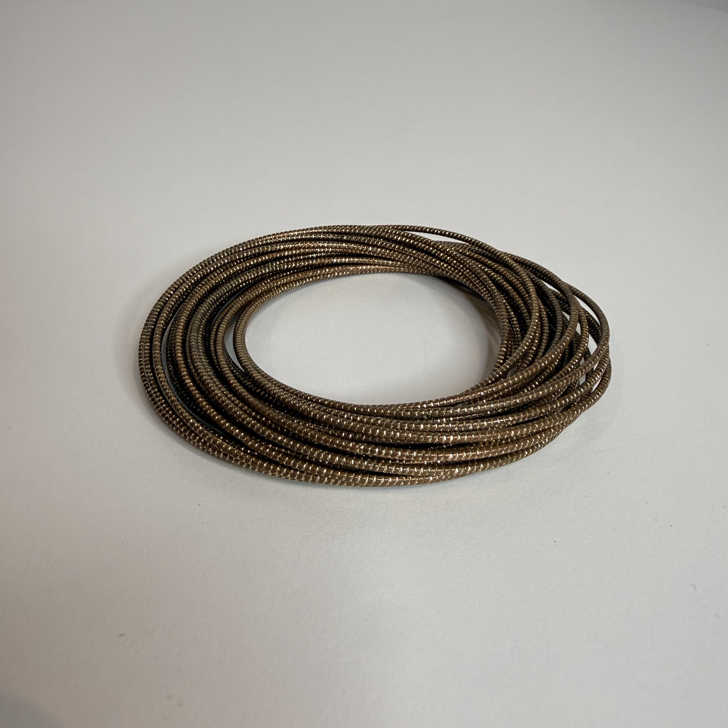 goldinterlockbangle3.jpg
