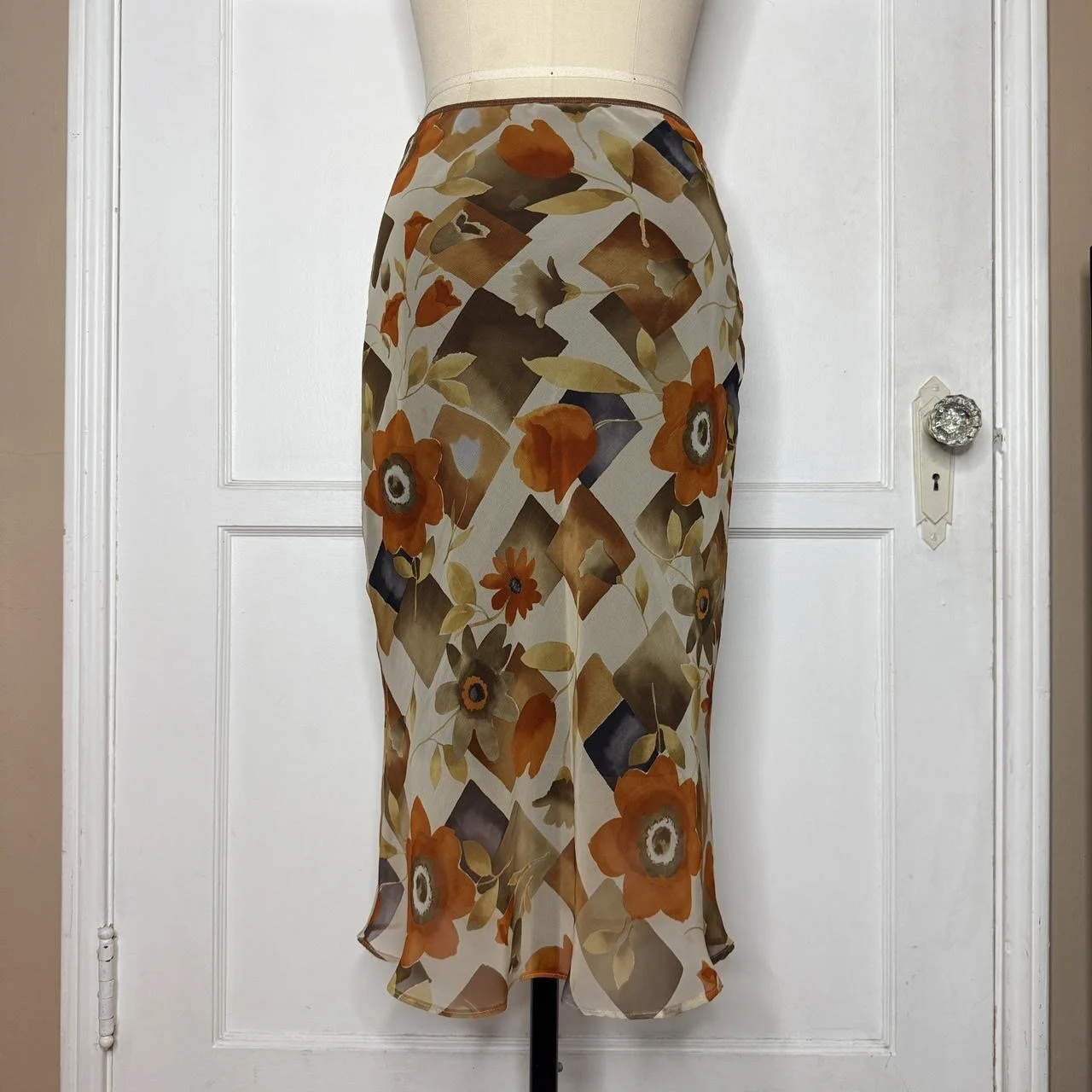 sulenabeigeandorangefloralskirt5.JPG
