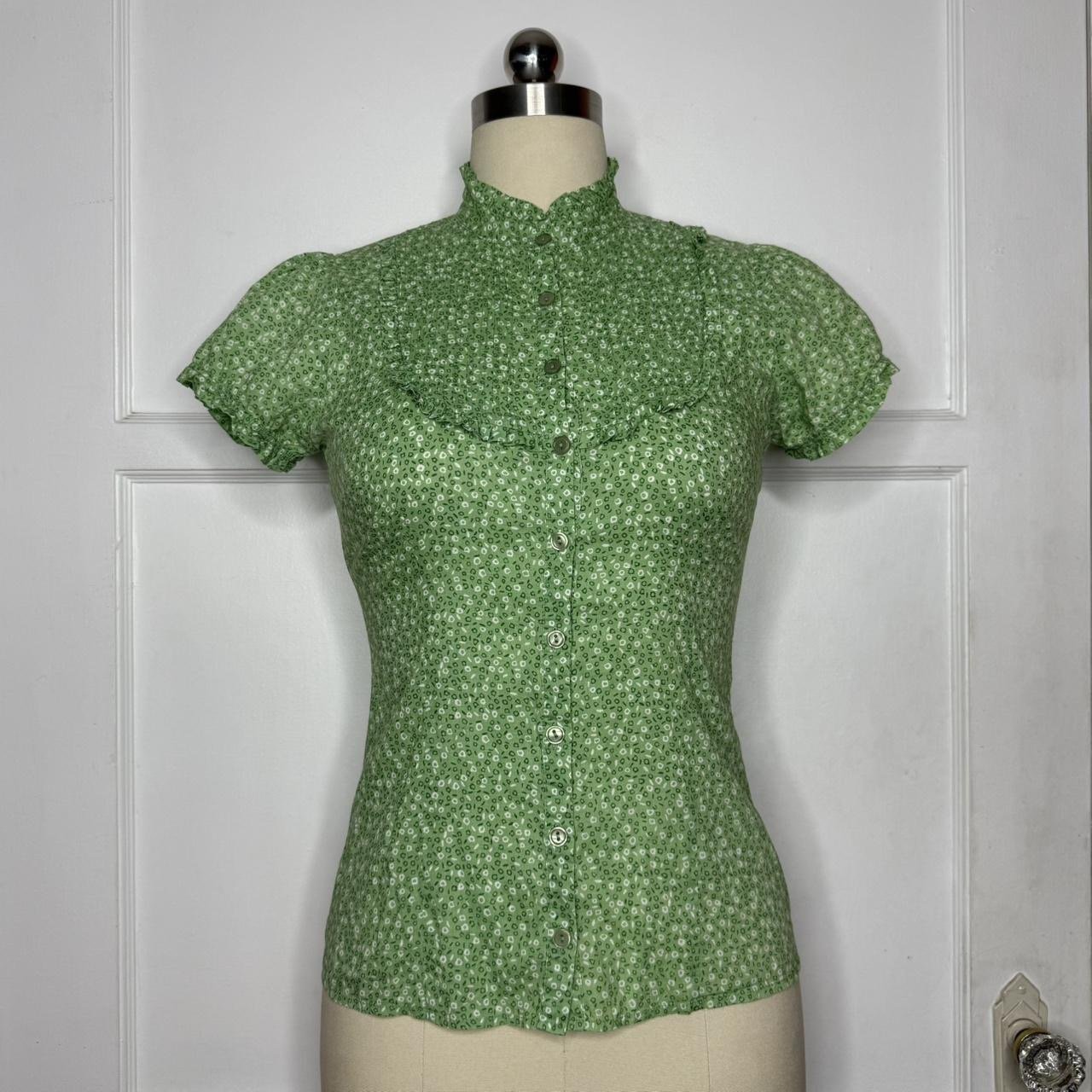 charlotterussegreenpuffsleevetop1.JPG